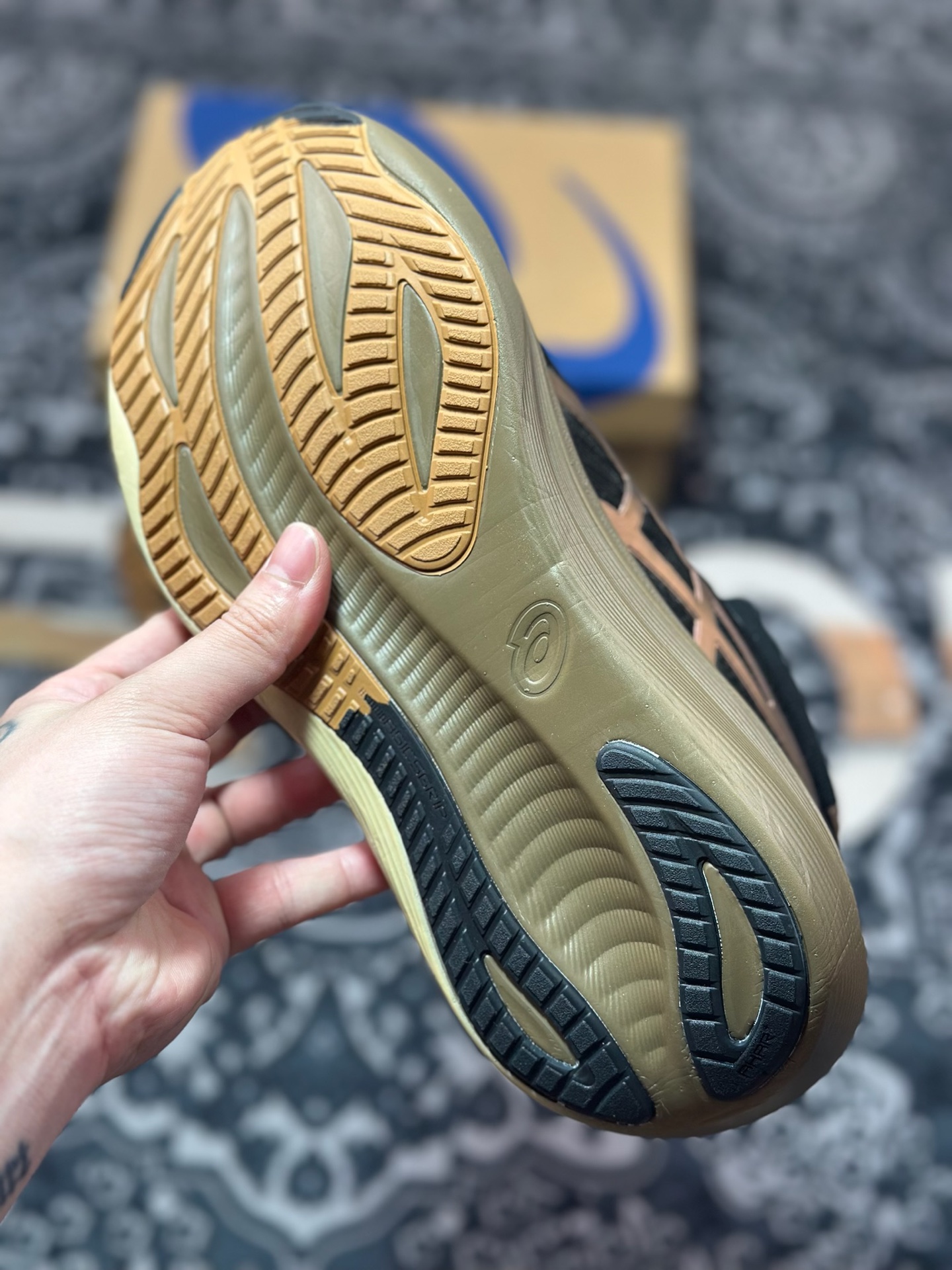 A7200 原装级别 Asics Gel-Nimbus 27 黑金 亚瑟士27代舒适轻盈休闲跑步鞋