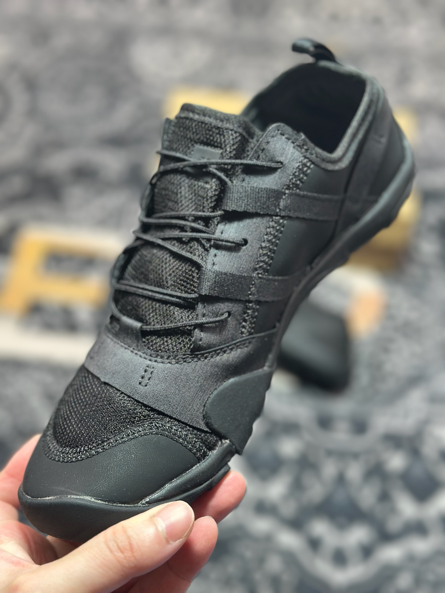 B0240 原装级别ISSEY MIYAKE/三宅一生 x New Balance MT10 舒适时尚 减震耐磨 低帮 生活休闲鞋 男女同款 黑色 M10OIS