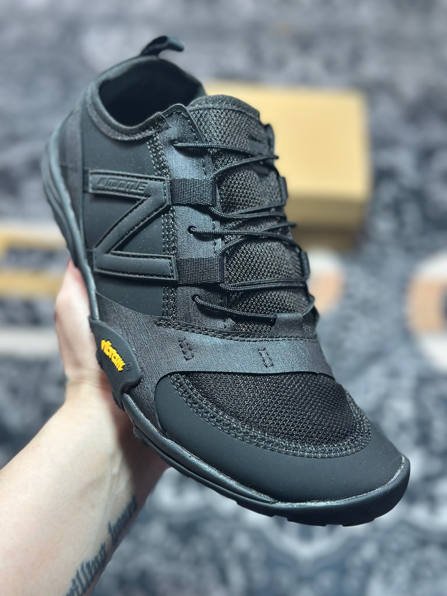 B0240 原装级别ISSEY MIYAKE/三宅一生 x New Balance MT10 舒适时尚 减震耐磨 低帮 生活休闲鞋 男女同款 黑色 M10OIS