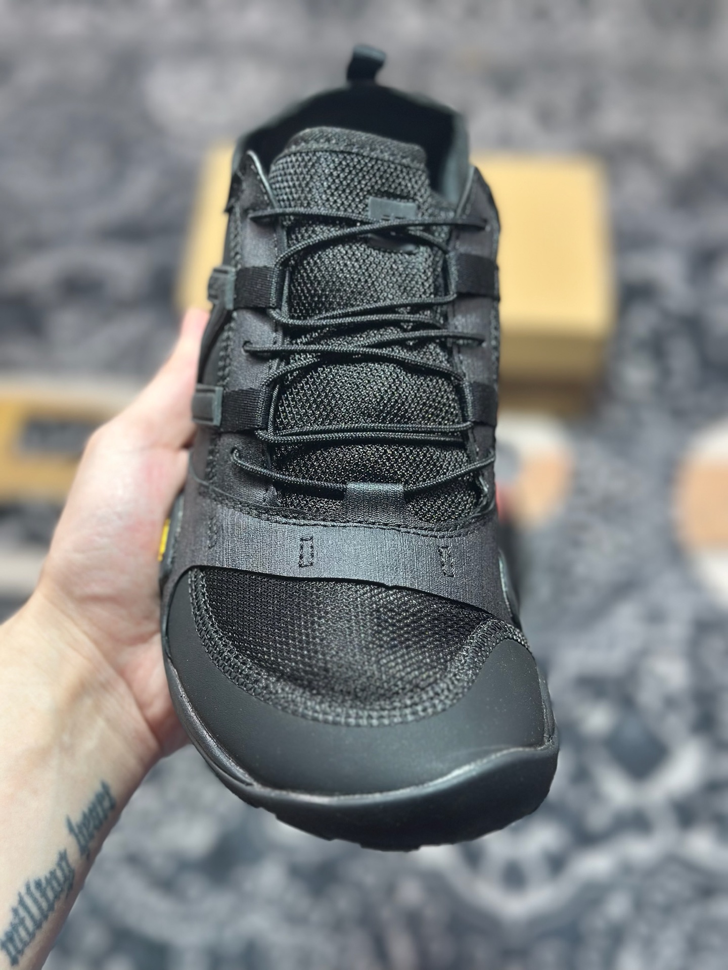 B0240 原装级别ISSEY MIYAKE/三宅一生 x New Balance MT10 舒适时尚 减震耐磨 低帮 生活休闲鞋 男女同款 黑色 M10OIS