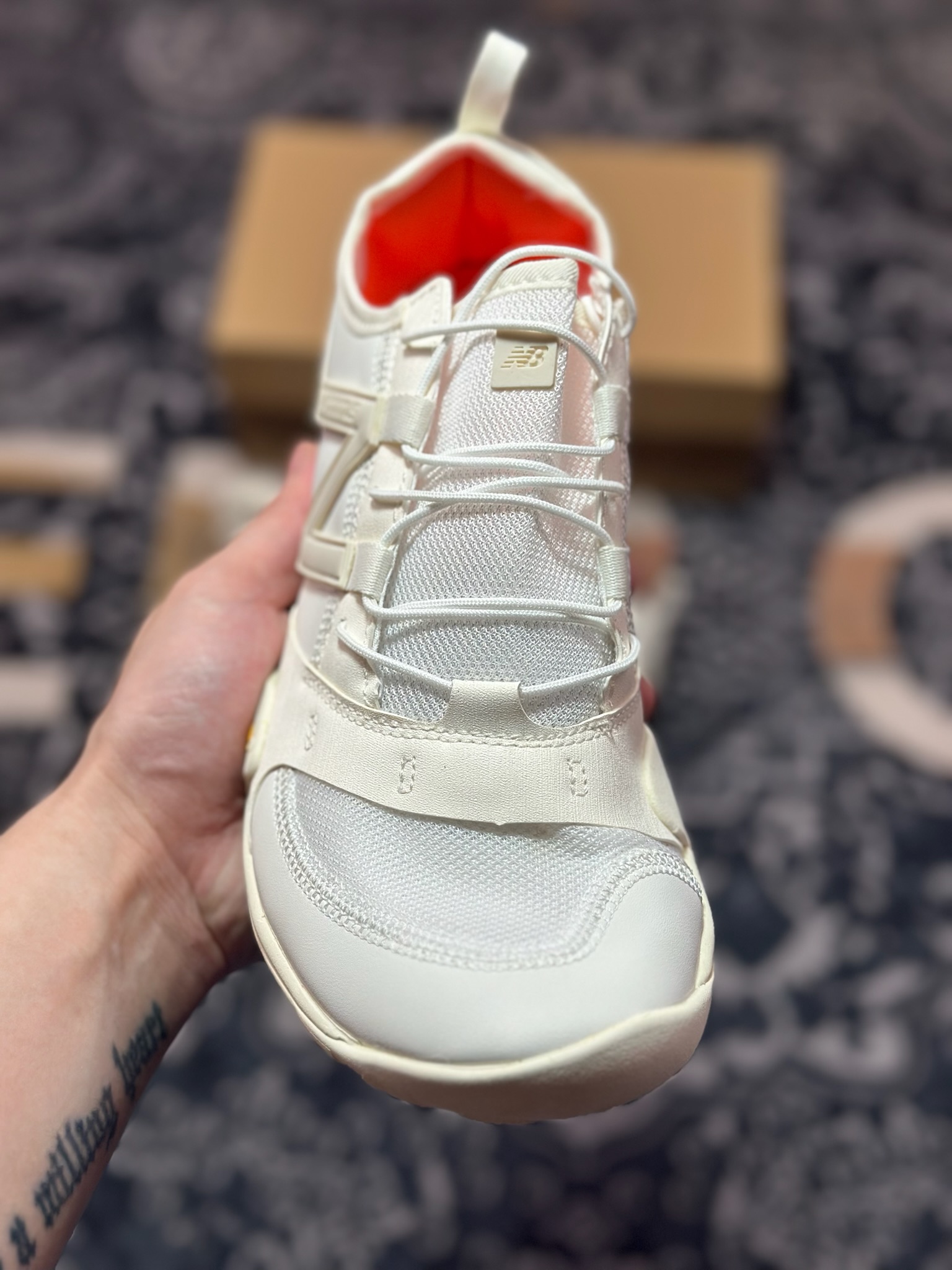 B0240 原装级别ISSEY MIYAKE/三宅一生 x New Balance MT10 舒适时尚 减震耐磨 低帮 生活休闲鞋 男女同款 白色 M10OIM