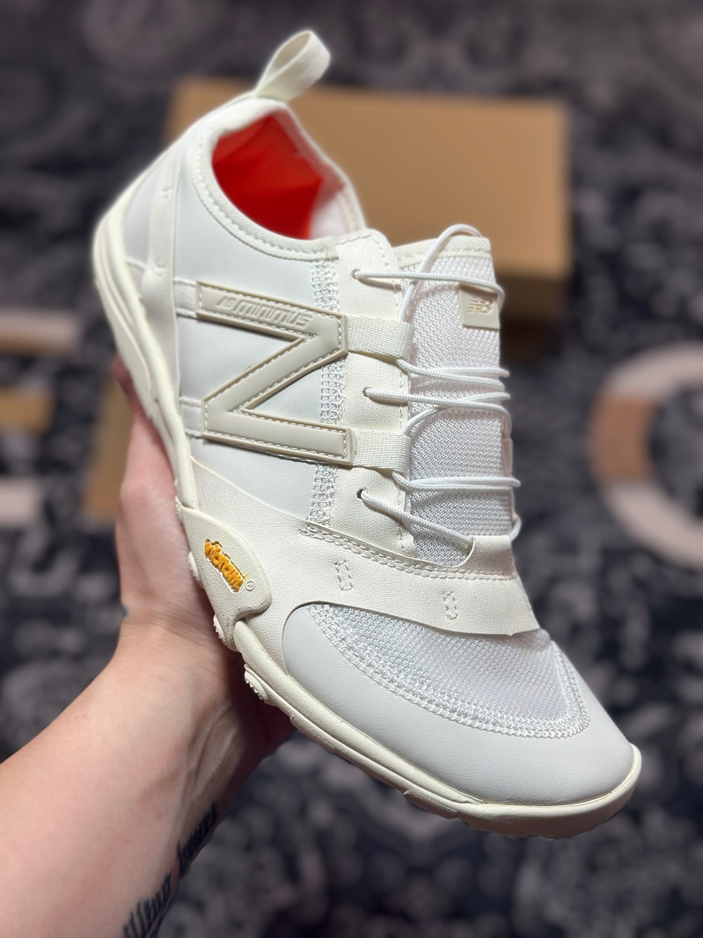 B0240 原装级别ISSEY MIYAKE/三宅一生 x New Balance MT10 舒适时尚 减震耐磨 低帮 生活休闲鞋 男女同款 白色 M10OIM