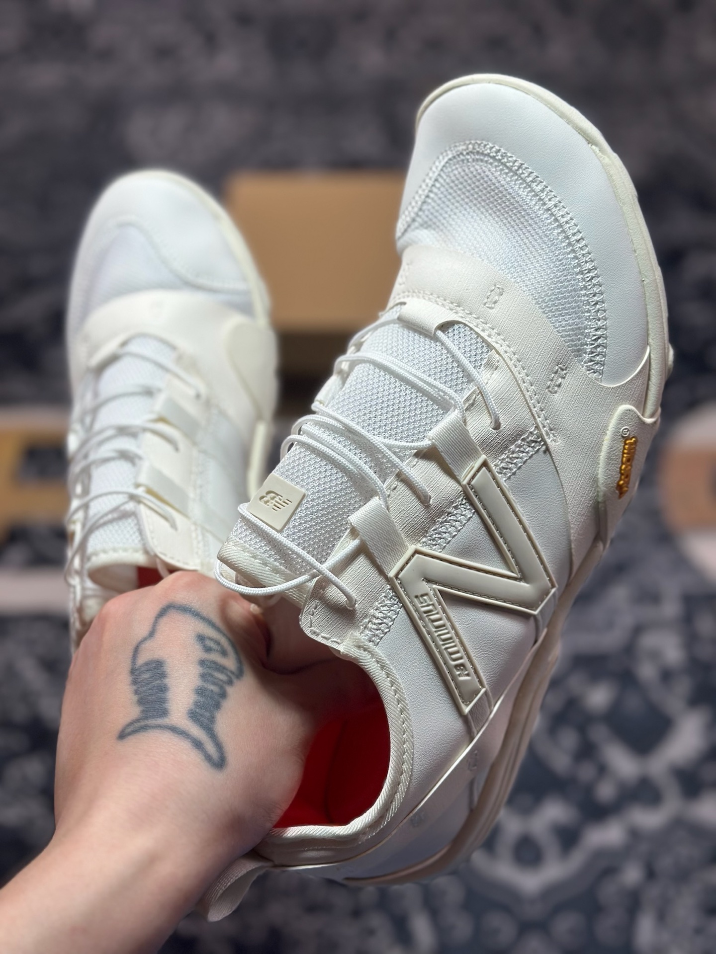 B0240 原装级别ISSEY MIYAKE/三宅一生 x New Balance MT10 舒适时尚 减震耐磨 低帮 生活休闲鞋 男女同款 白色 M10OIM