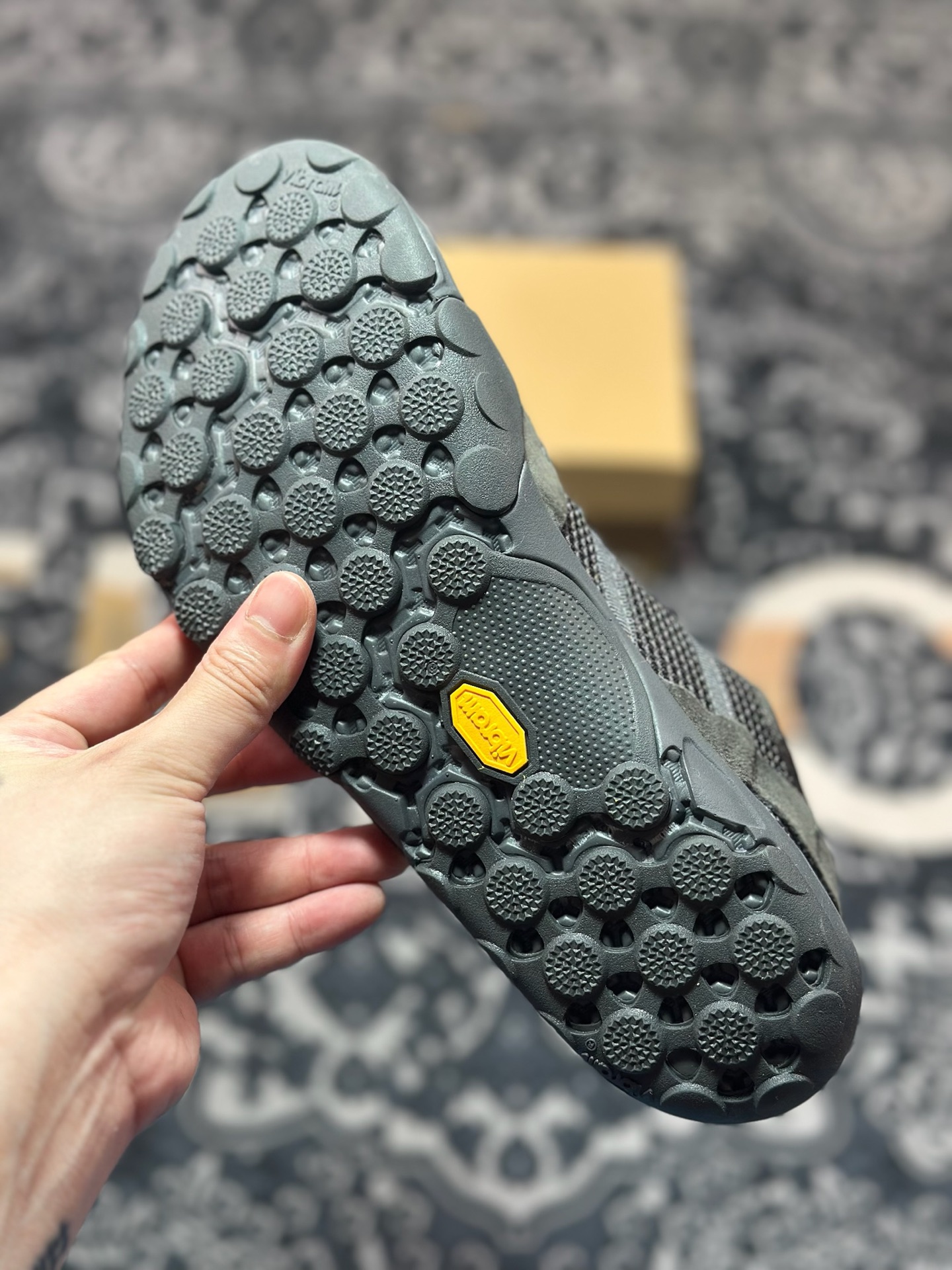 B0240 原装级别New Balance MT10 薄底赤足鞋 防滑耐磨平衡轻便 低帮 休闲城市通勤跑步鞋 男款 黑色 MT10OAC