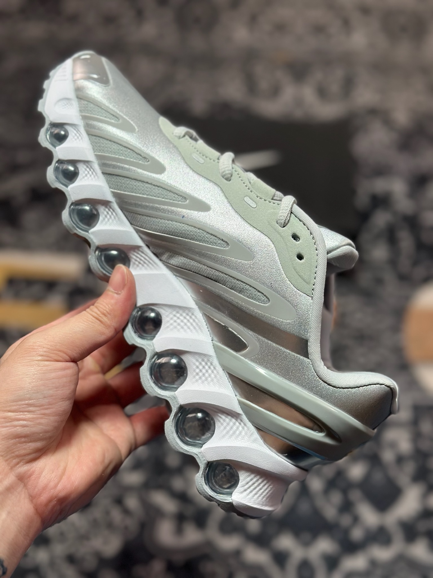 原装级别 Nk Air Max Dn8 耐克运动舒适减震气垫跑步鞋 HF5509-002