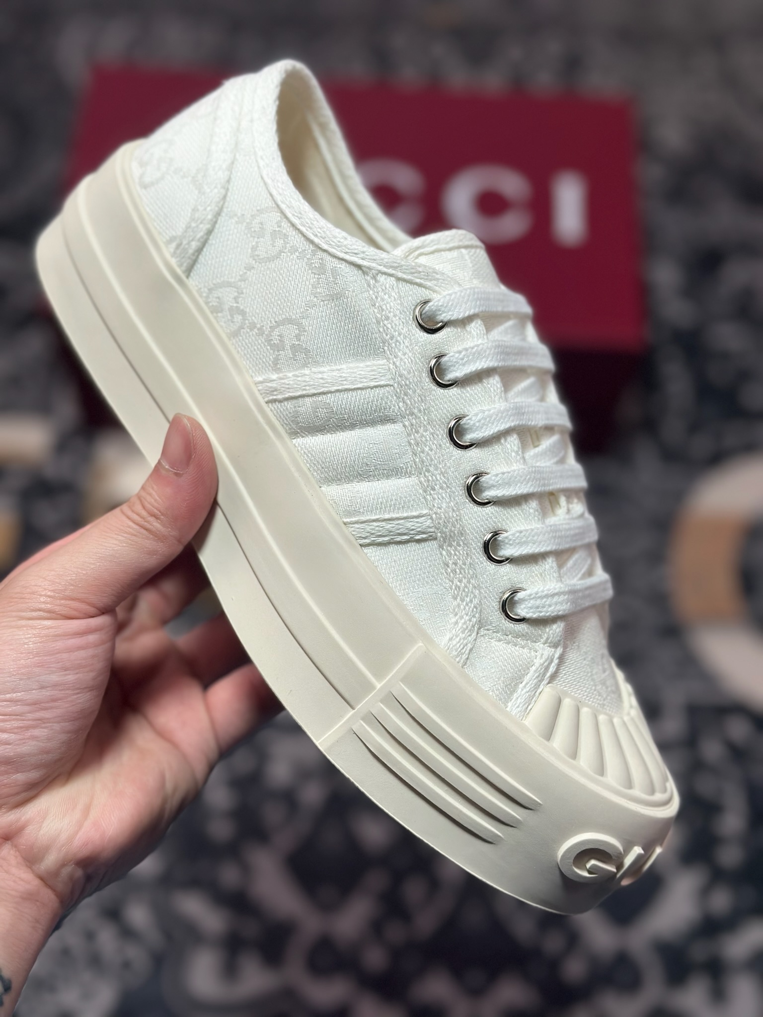 古驰Gucci Chunky Sneaker 1977厚底系列低帮板鞋“帆布米白GG帆布”816879 FABZZ 9143