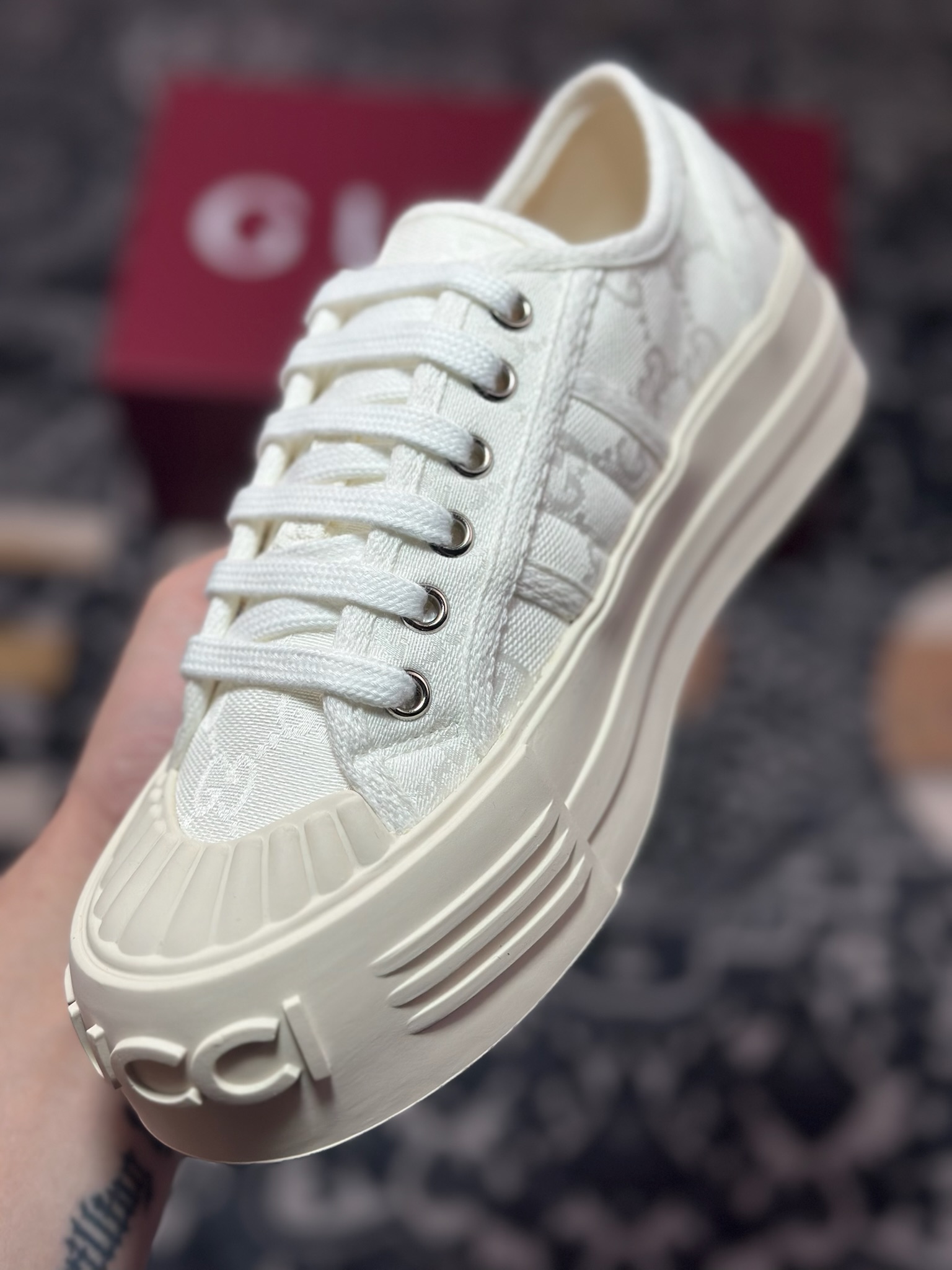 古驰Gucci Chunky Sneaker 1977厚底系列低帮板鞋“帆布米白GG帆布”816879 FABZZ 9143