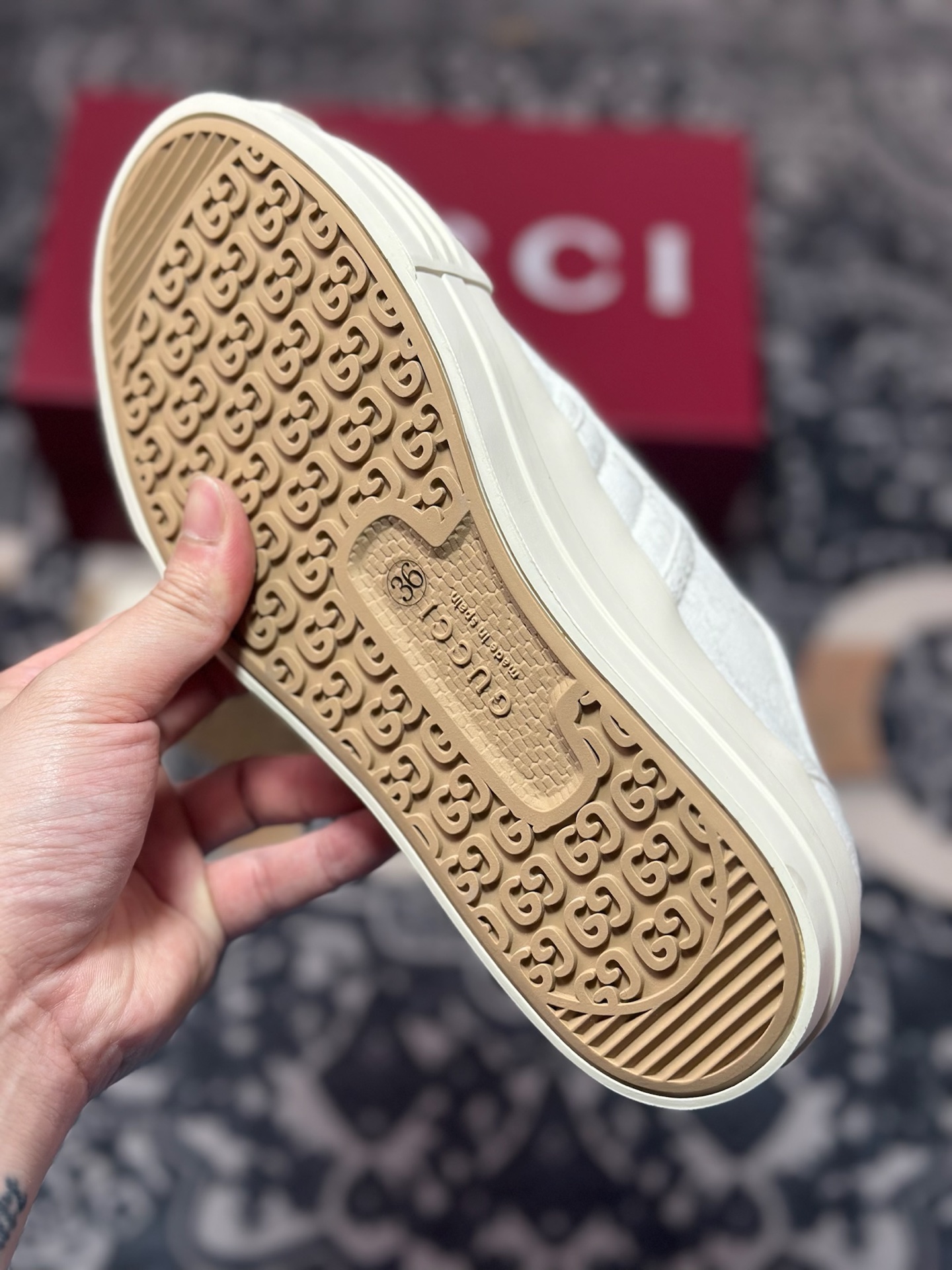 古驰Gucci Chunky Sneaker 1977厚底系列低帮板鞋“帆布米白GG帆布”816879 FABZZ 9143