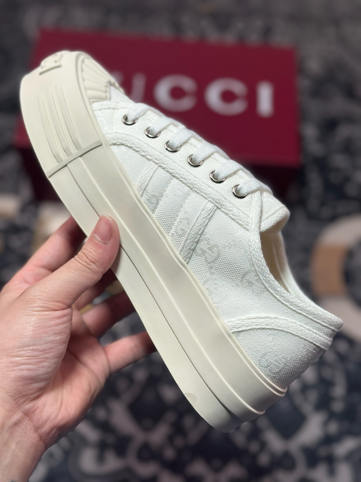 古驰Gucci Chunky Sneaker 1977厚底系列低帮板鞋“帆布米白GG帆布”816879 FABZZ 9143