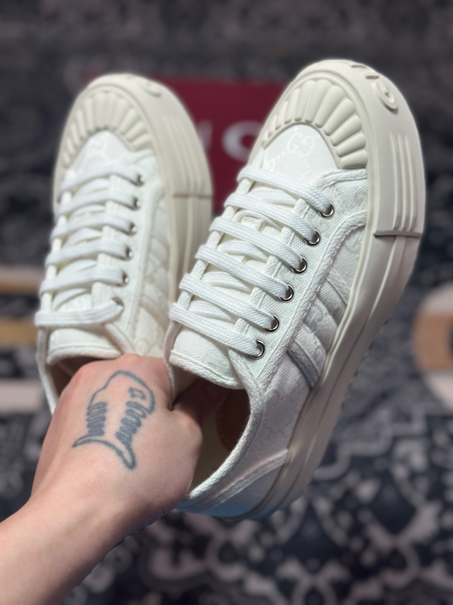 古驰Gucci Chunky Sneaker 1977厚底系列低帮板鞋“帆布米白GG帆布”816879 FABZZ 9143