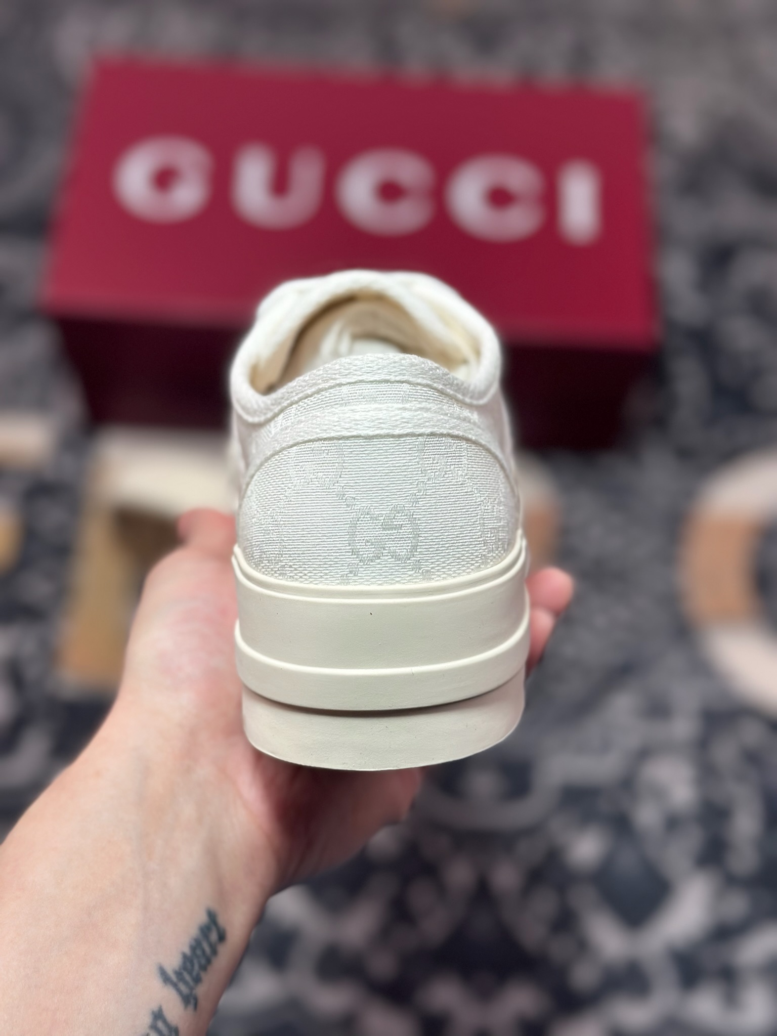 古驰Gucci Chunky Sneaker 1977厚底系列低帮板鞋“帆布米白GG帆布”816879 FABZZ 9143
