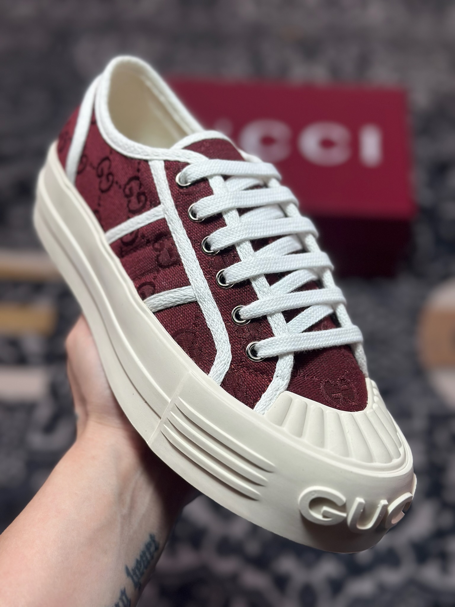 C0350 古驰Gucci Chunky Sneaker 1977厚底系列低帮百搭休闲运动板鞋“帆布酒红GG帆布” 816879 FABZZ 8545