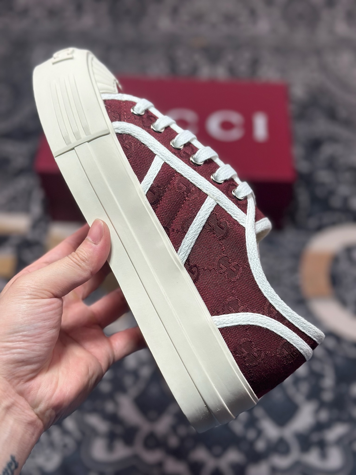 C0350 古驰Gucci Chunky Sneaker 1977厚底系列低帮百搭休闲运动板鞋“帆布酒红GG帆布” 816879 FABZZ 8545