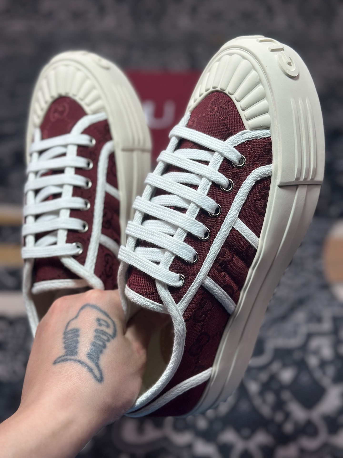 C0350 古驰Gucci Chunky Sneaker 1977厚底系列低帮百搭休闲运动板鞋“帆布酒红GG帆布” 816879 FABZZ 8545