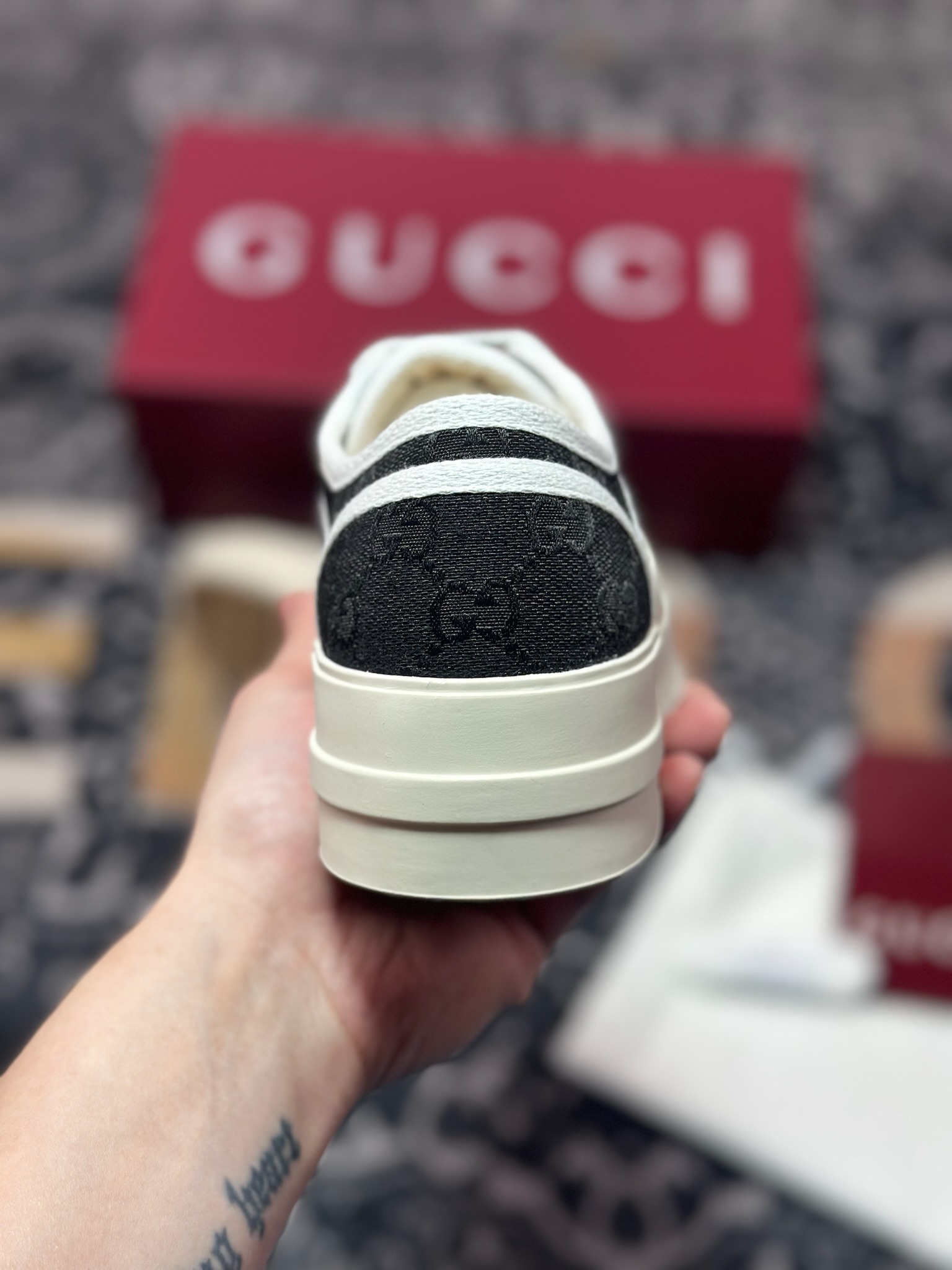 古驰Gucci Chunky Sneaker 1977厚底系列低帮板鞋“帆布黑白GG帆布” 816879 FABZZ 1062