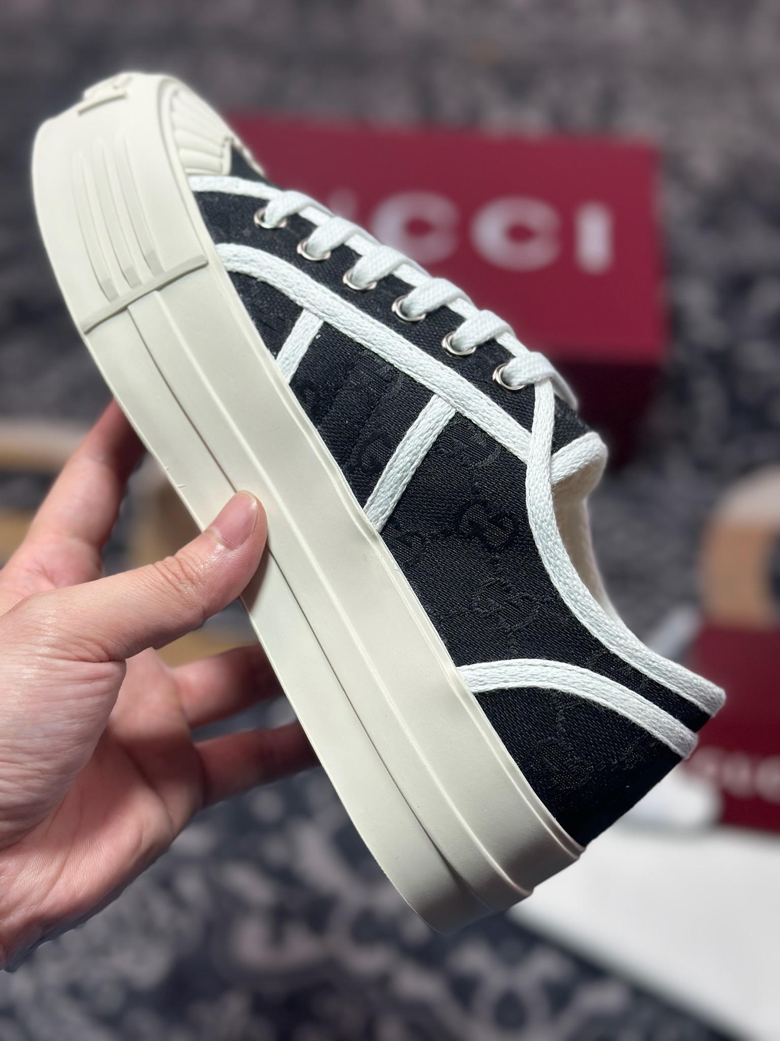 古驰Gucci Chunky Sneaker 1977厚底系列低帮板鞋“帆布黑白GG帆布” 816879 FABZZ 1062