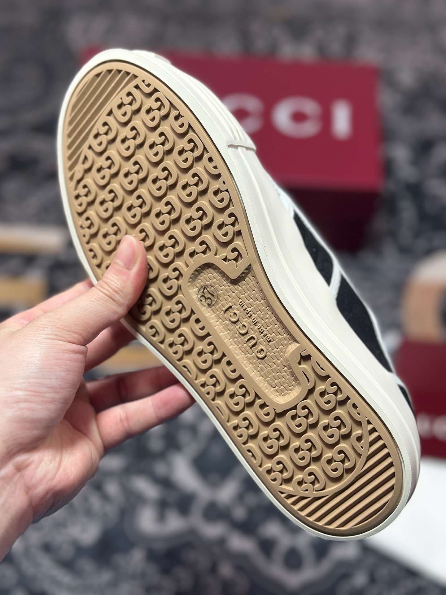 古驰Gucci Chunky Sneaker 1977厚底系列低帮板鞋“帆布黑白GG帆布” 816879 FABZZ 1062