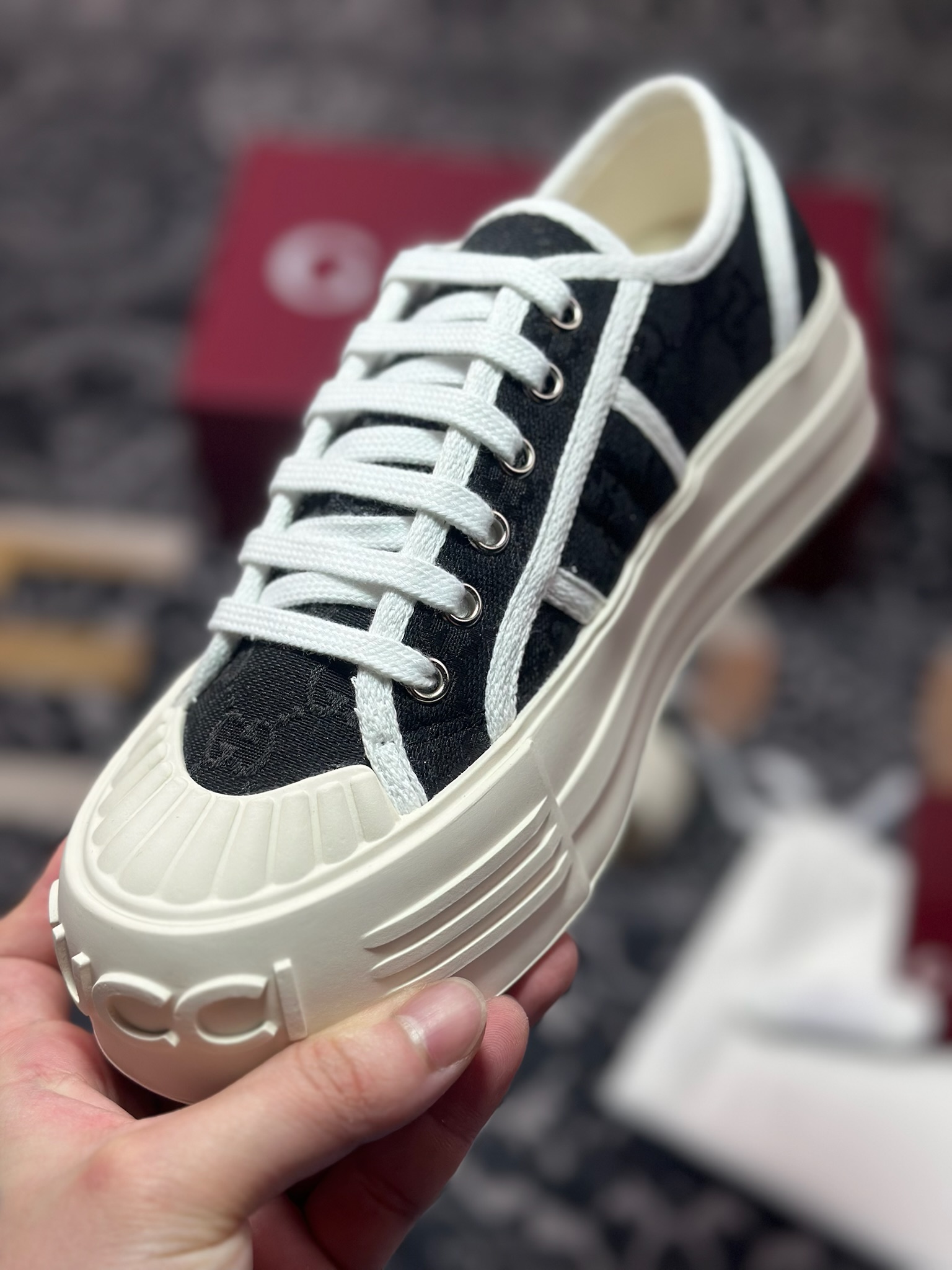 古驰Gucci Chunky Sneaker 1977厚底系列低帮板鞋“帆布黑白GG帆布” 816879 FABZZ 1062