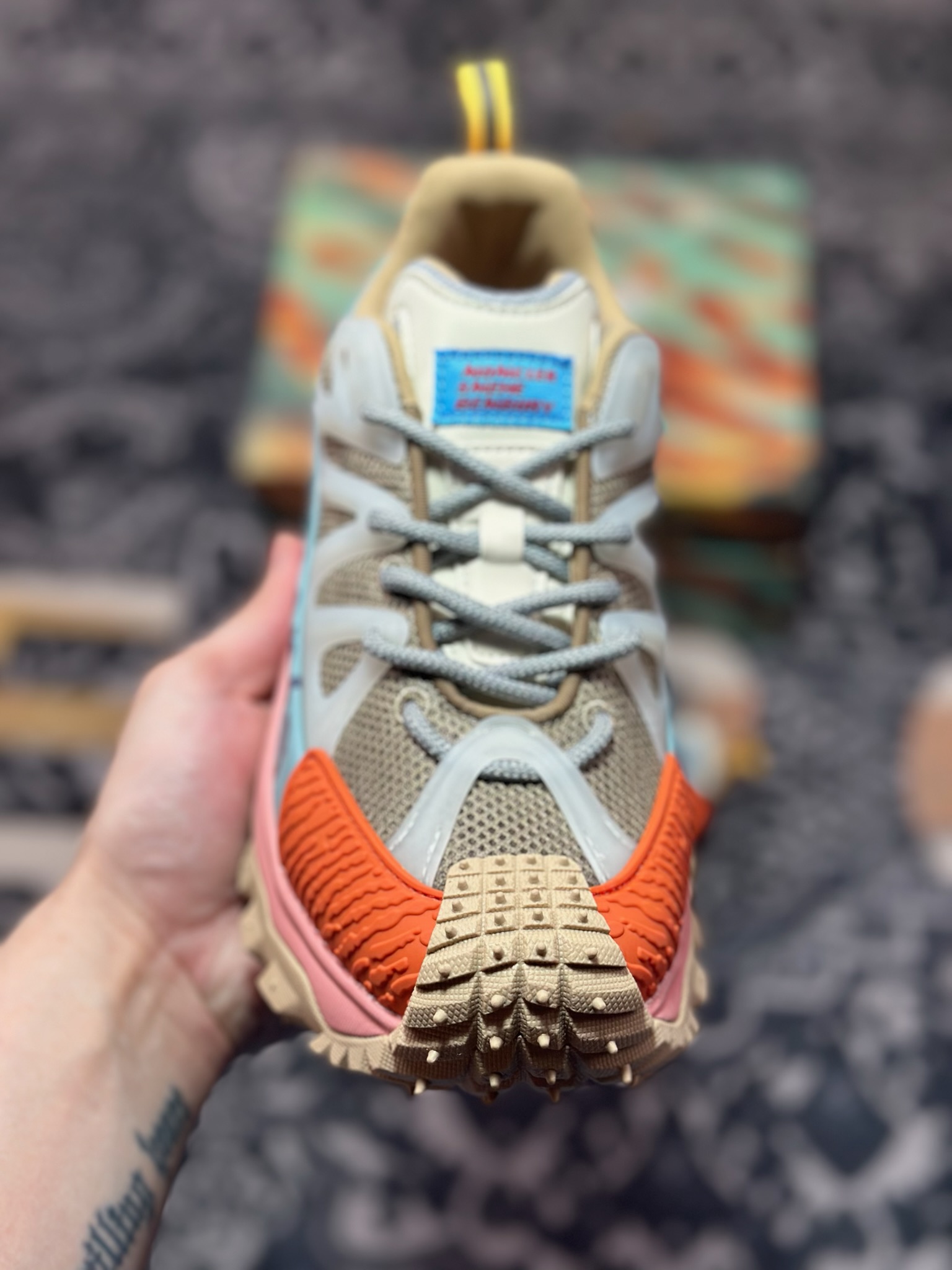 Salehe Bembury x Moncler Trailgrip Gore-Tex 越野旅行系列低帮登山运动鞋“藕粉橙浅灰蓝”K109A4M00130M6068P18