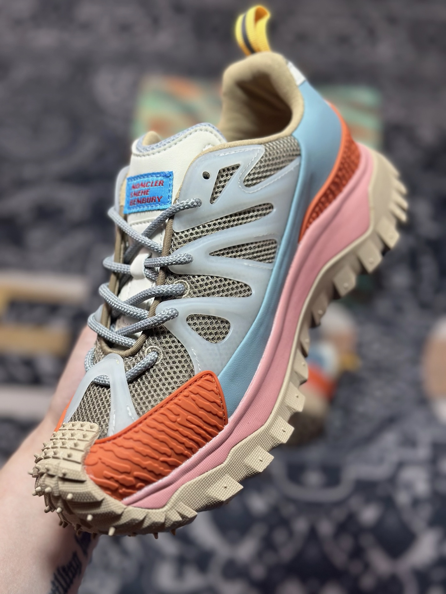 Salehe Bembury x Moncler Trailgrip Gore-Tex 越野旅行系列低帮登山运动鞋“藕粉橙浅灰蓝”K109A4M00130M6068P18