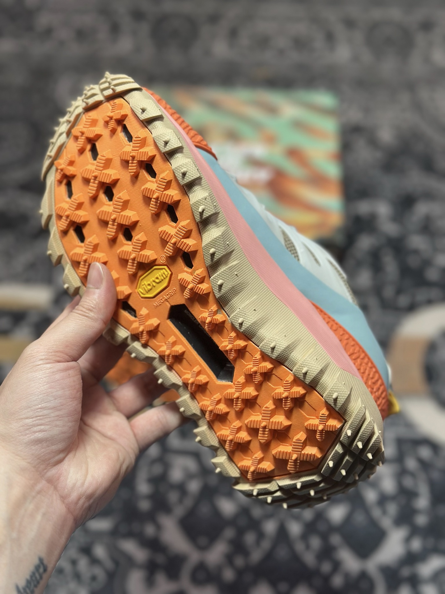 Salehe Bembury x Moncler Trailgrip Gore-Tex 越野旅行系列低帮登山运动鞋“藕粉橙浅灰蓝”K109A4M00130M6068P18