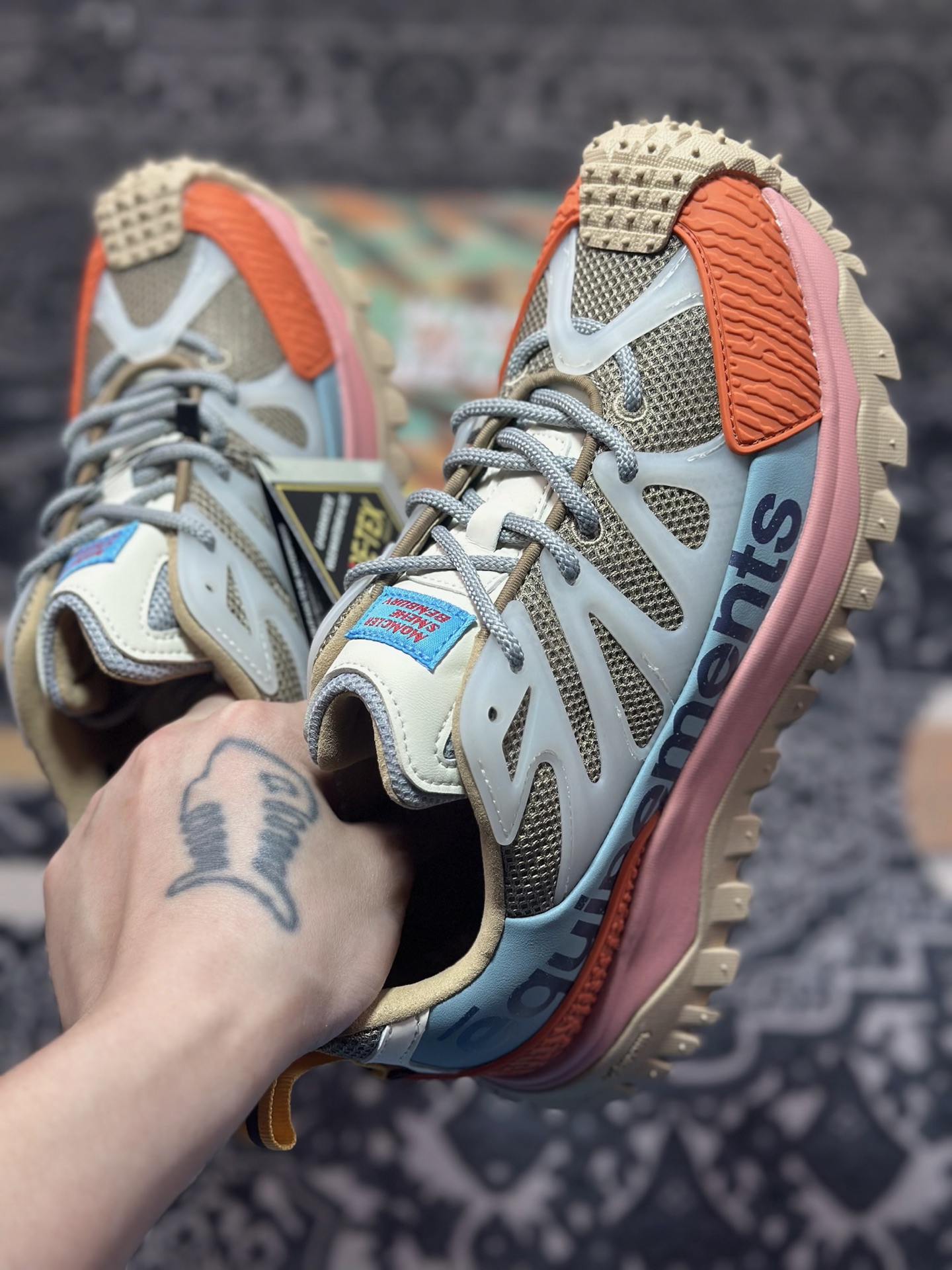 Salehe Bembury x Moncler Trailgrip Gore-Tex 越野旅行系列低帮登山运动鞋“藕粉橙浅灰蓝”K109A4M00130M6068P18