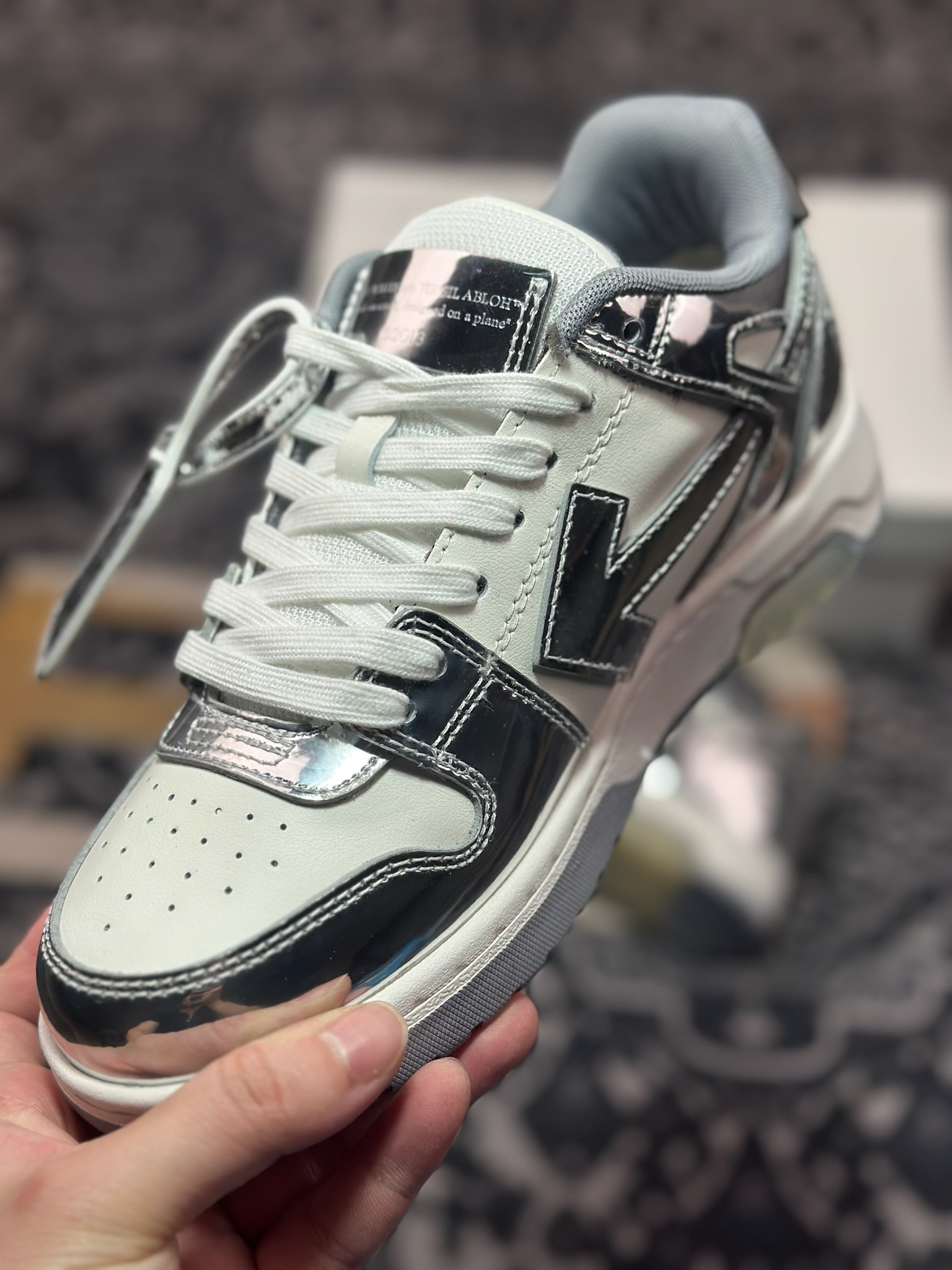 Off-White c/o Virgil Abloh Out Of Office Low-top Leather Sneakers”OOO”系列低帮运动板鞋“皮革银白箭头氧化底”OMIA189F23LEA0011010