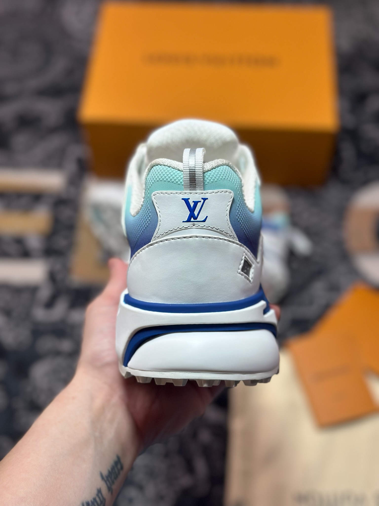 LV Runner Tatic 运动鞋向传统跑鞋汲取灵感 新颖亮相路易威登