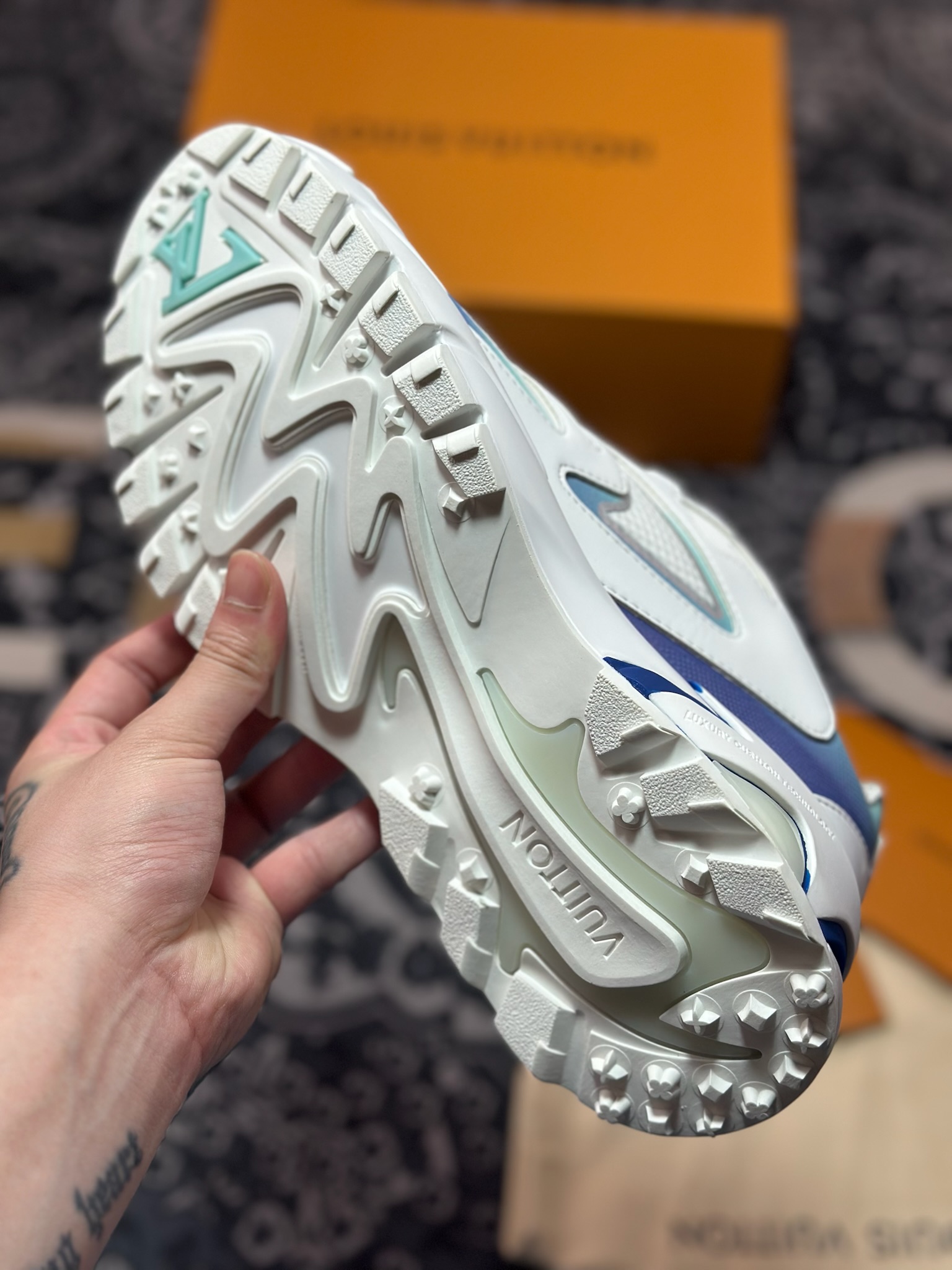 LV Runner Tatic 运动鞋向传统跑鞋汲取灵感 新颖亮相路易威登