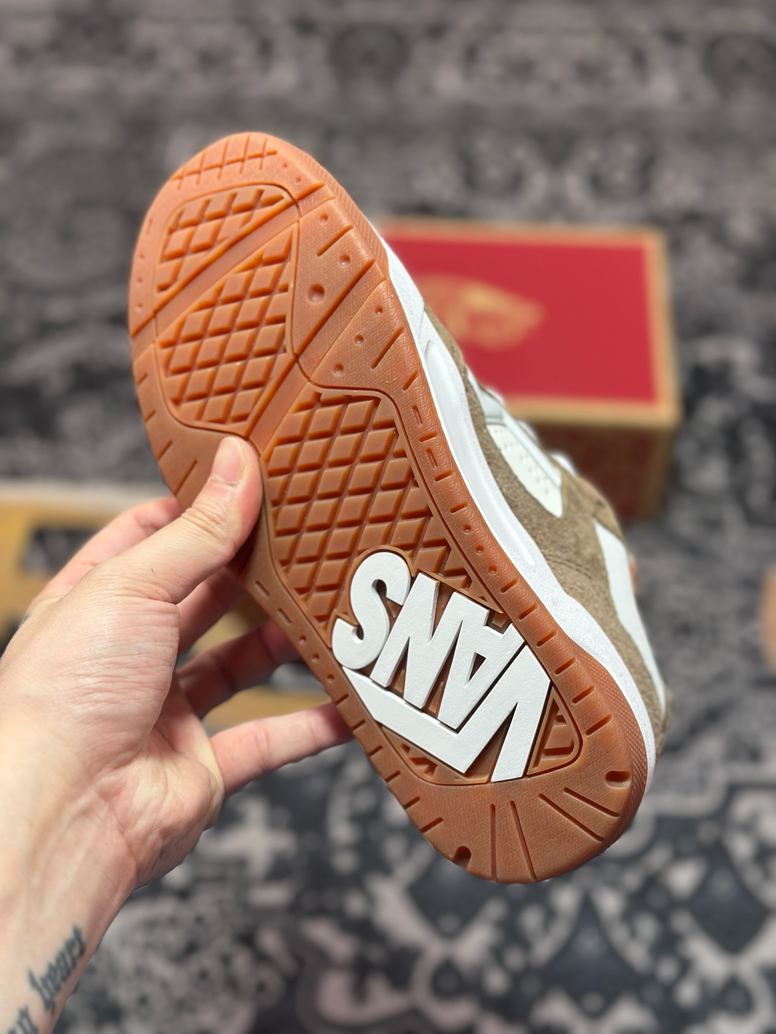 Vans Upland 棕色 范斯官方 美式复古休闲运动鞋 VN000D1H1NU-Chinese UA Cheap High Quatity Brand Clothes Bags handbags Sneakers wholesale wholesaler seller from China Factory suppliers Fashion Clothing Shoes best Quality Beautiful Price Vans Upland 棕色 范斯官方 美式复古休闲运动鞋 VN000D1H1NU