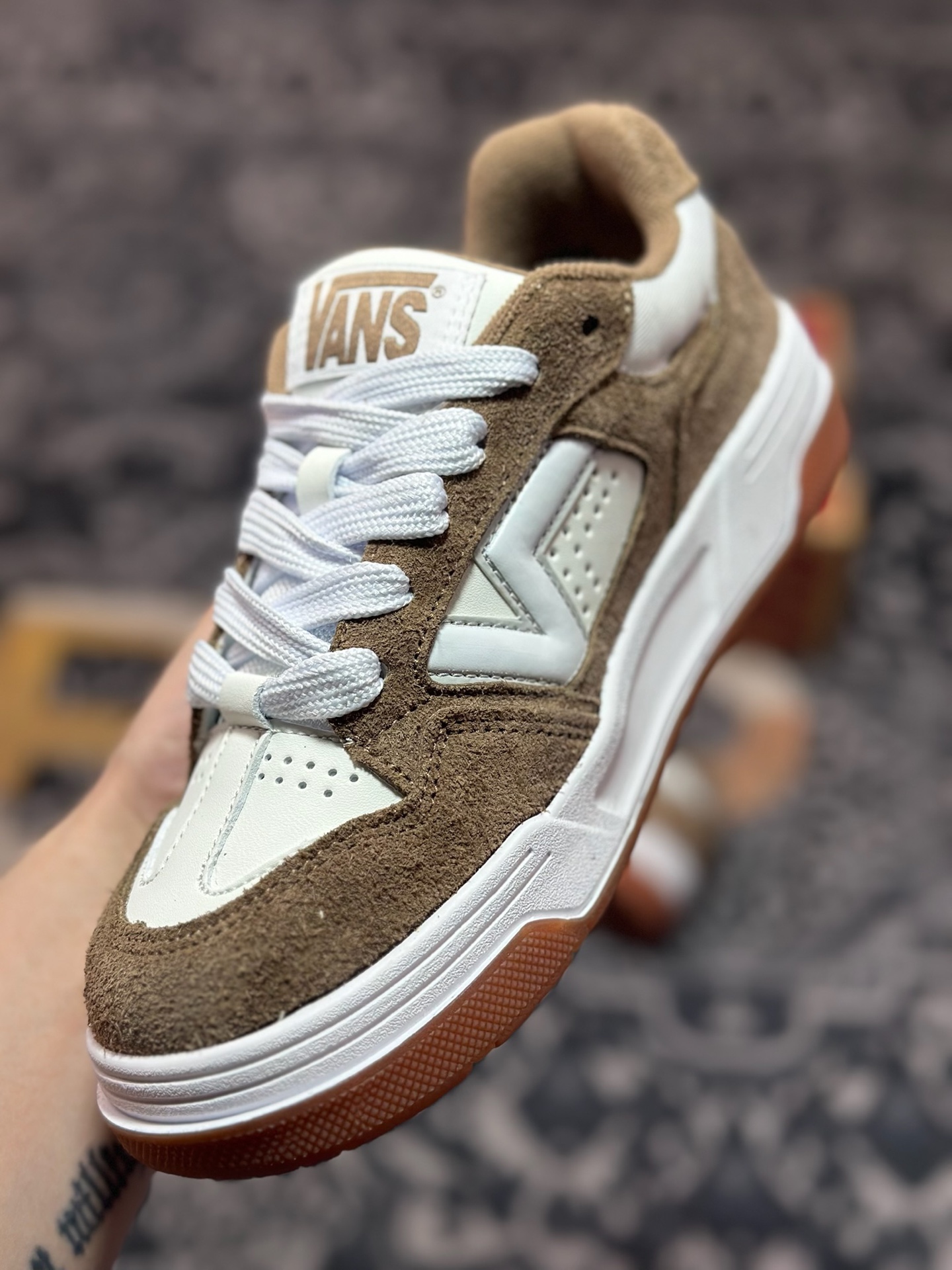 Vans Upland 棕色 范斯官方 美式复古休闲运动鞋 VN000D1H1NU-Chinese UA Cheap High Quatity Brand Clothes Bags handbags Sneakers wholesale wholesaler seller from China Factory suppliers Fashion Clothing Shoes best Quality Beautiful Price Vans Upland 棕色 范斯官方 美式复古休闲运动鞋 VN000D1H1NU