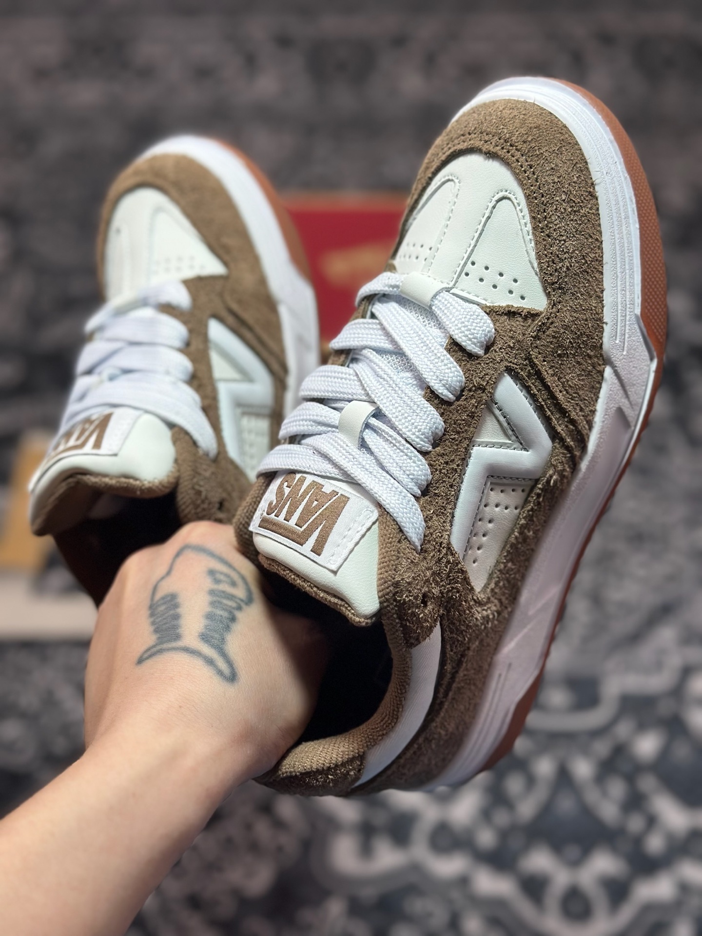 Vans Upland 棕色 范斯官方 美式复古休闲运动鞋 VN000D1H1NU-Chinese UA Cheap High Quatity Brand Clothes Bags handbags Sneakers wholesale wholesaler seller from China Factory suppliers Fashion Clothing Shoes best Quality Beautiful Price Vans Upland 棕色 范斯官方 美式复古休闲运动鞋 VN000D1H1NU