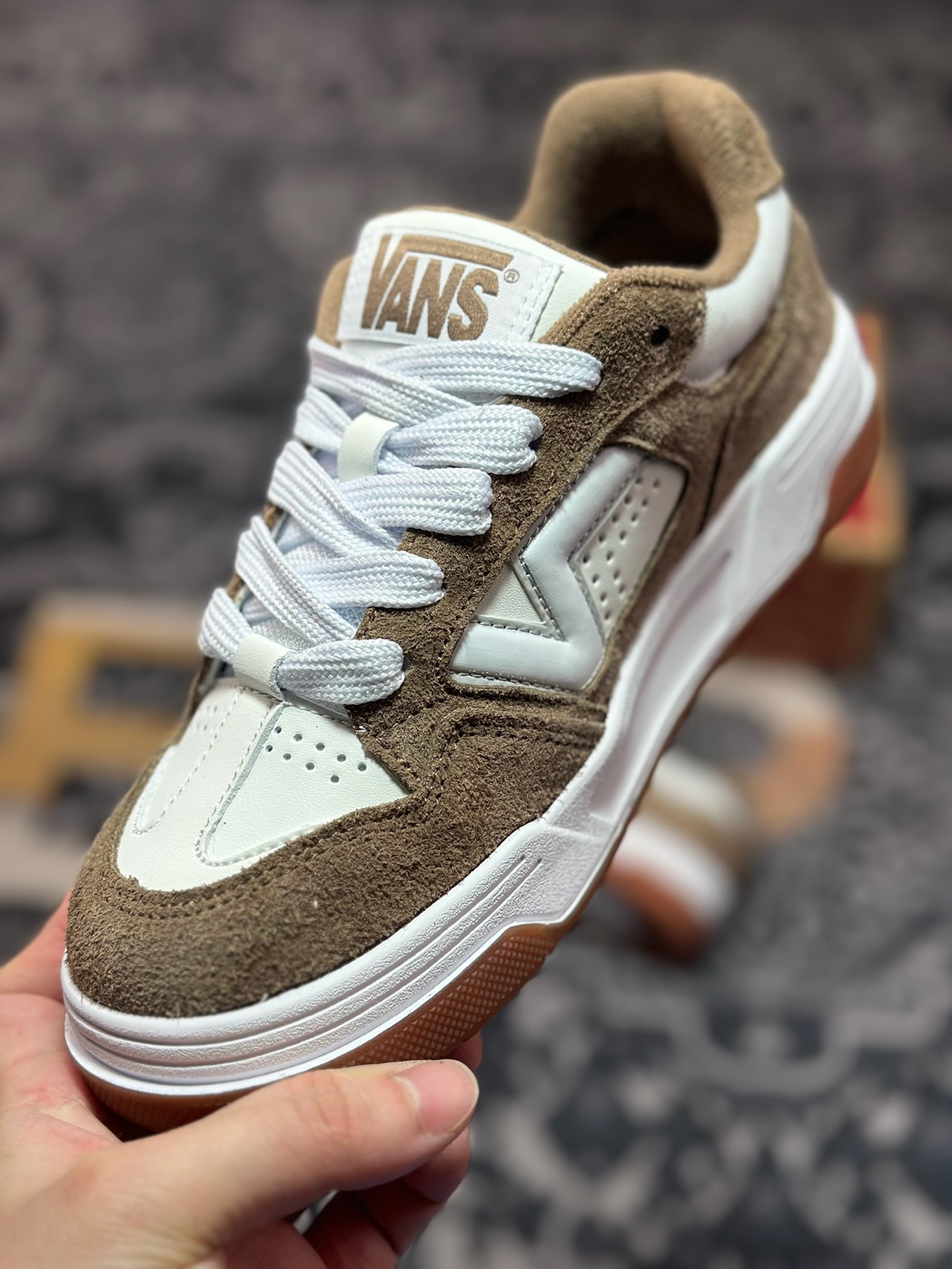 Vans Upland 棕色 范斯官方 美式复古休闲运动鞋 VN000D1H1NU-Chinese UA Cheap High Quatity Brand Clothes Bags handbags Sneakers wholesale wholesaler seller from China Factory suppliers Fashion Clothing Shoes best Quality Beautiful Price Vans Upland 棕色 范斯官方 美式复古休闲运动鞋 VN000D1H1NU