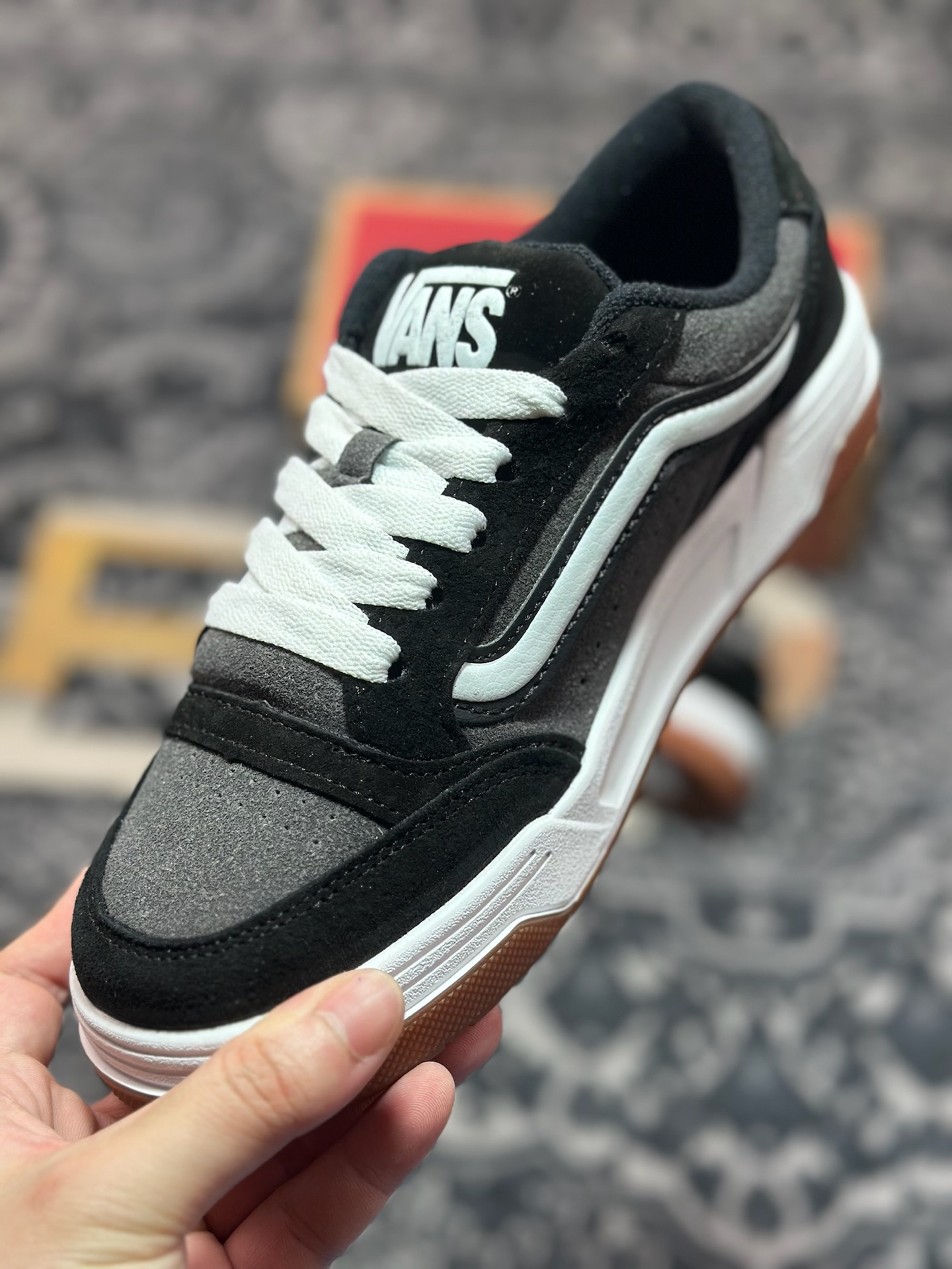 全新鞋型 Vans Hylane 系列 范斯官方 美式复古休闲运动鞋 VN000D26BRO 棕色 VN000D26BMA 黑白-Chinese UA Cheap High Quatity Brand Clothes Bags handbags Sneakers wholesale wholesaler seller from China Factory suppliers Fashion Clothing Shoes best Quality Beautiful Price 全新鞋型 Vans Hylane 系列 范斯官方 美式复古休闲运动鞋 VN000D26BRO 棕色 VN000D26BMA 黑白