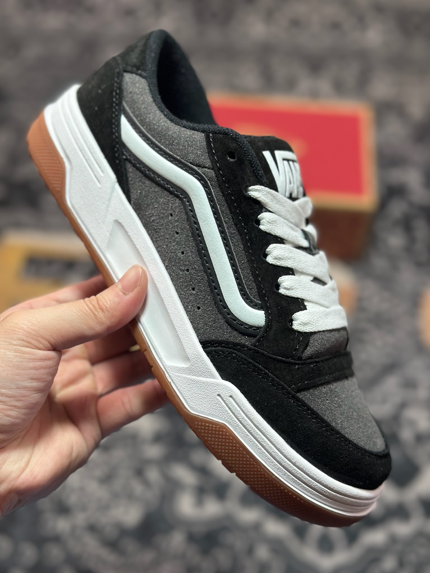 全新鞋型 Vans Hylane 系列 范斯官方 美式复古休闲运动鞋 VN000D26BRO 棕色 VN000D26BMA 黑白-Chinese UA Cheap High Quatity Brand Clothes Bags handbags Sneakers wholesale wholesaler seller from China Factory suppliers Fashion Clothing Shoes best Quality Beautiful Price 全新鞋型 Vans Hylane 系列 范斯官方 美式复古休闲运动鞋 VN000D26BRO 棕色 VN000D26BMA 黑白