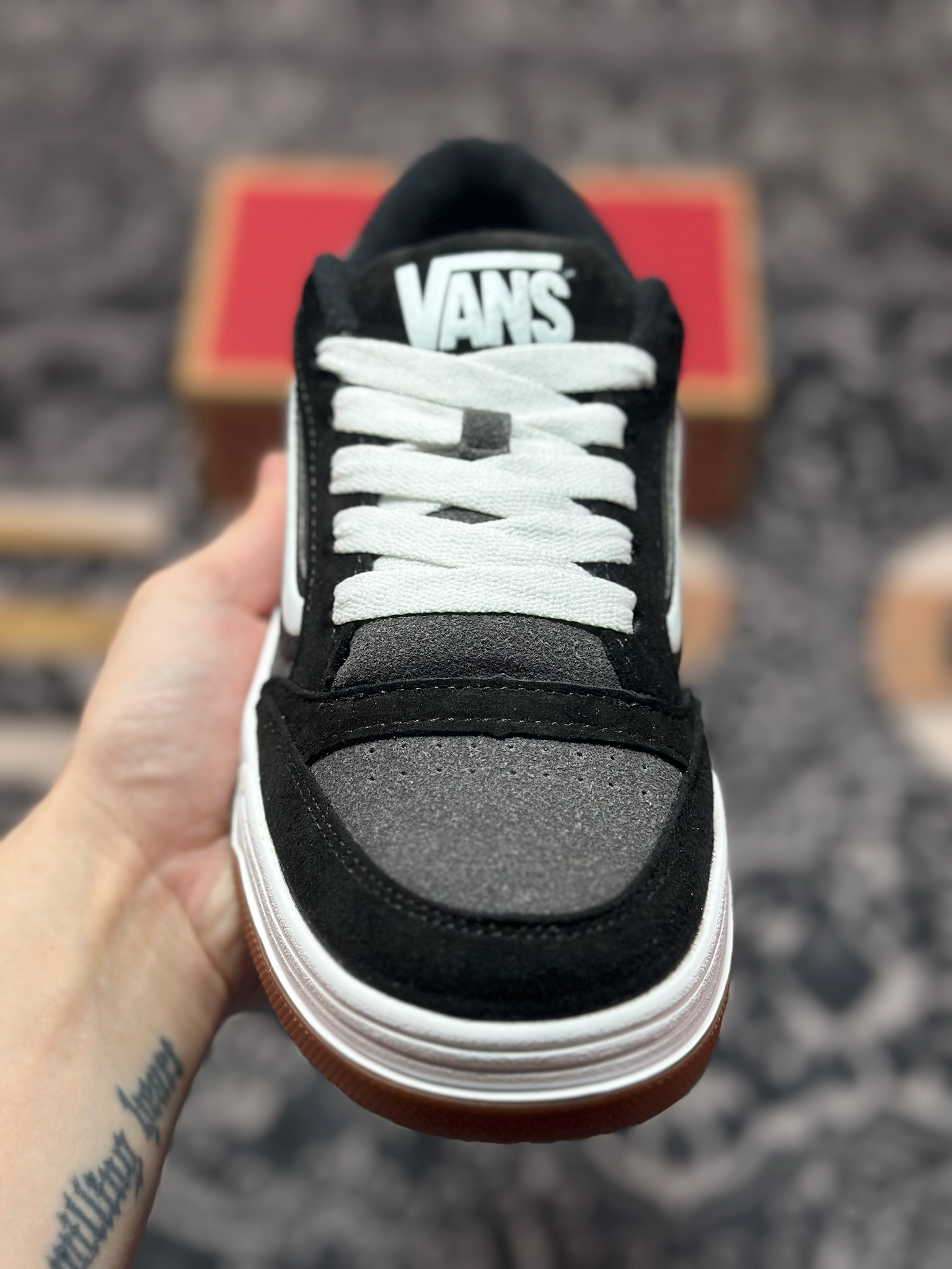 全新鞋型 Vans Hylane 系列 范斯官方 美式复古休闲运动鞋 VN000D26BRO 棕色 VN000D26BMA 黑白-Chinese UA Cheap High Quatity Brand Clothes Bags handbags Sneakers wholesale wholesaler seller from China Factory suppliers Fashion Clothing Shoes best Quality Beautiful Price 全新鞋型 Vans Hylane 系列 范斯官方 美式复古休闲运动鞋 VN000D26BRO 棕色 VN000D26BMA 黑白