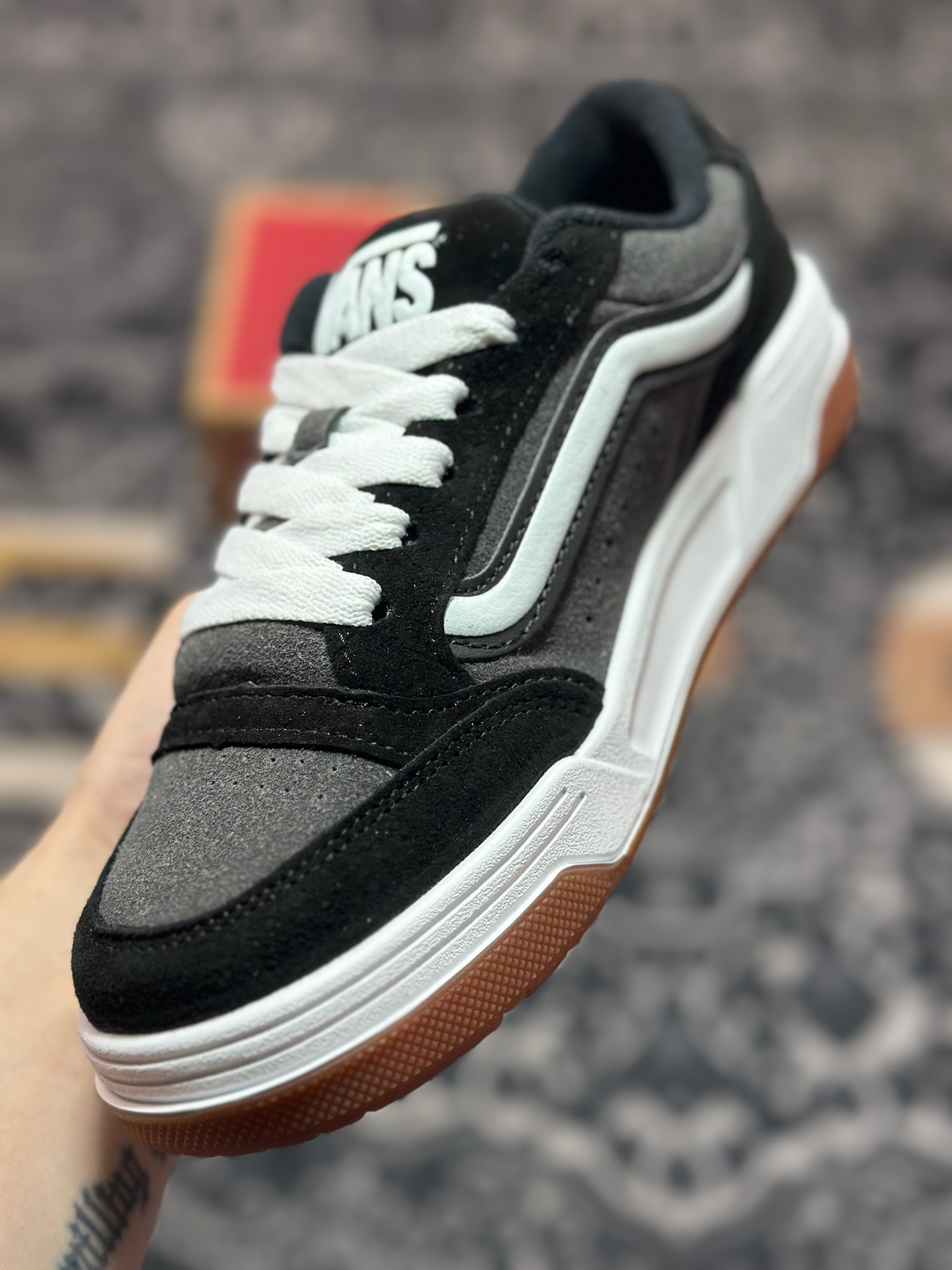 全新鞋型 Vans Hylane 系列 范斯官方 美式复古休闲运动鞋 VN000D26BRO 棕色 VN000D26BMA 黑白-Chinese UA Cheap High Quatity Brand Clothes Bags handbags Sneakers wholesale wholesaler seller from China Factory suppliers Fashion Clothing Shoes best Quality Beautiful Price 全新鞋型 Vans Hylane 系列 范斯官方 美式复古休闲运动鞋 VN000D26BRO 棕色 VN000D26BMA 黑白