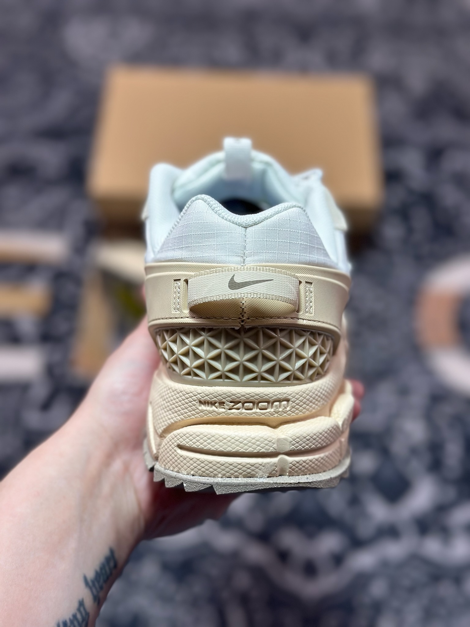 原厂级别 Nk Zoom Vomero Roam 马拉松复古五代休闲厚底增高运动慢跑老爹鞋 FV2295-101