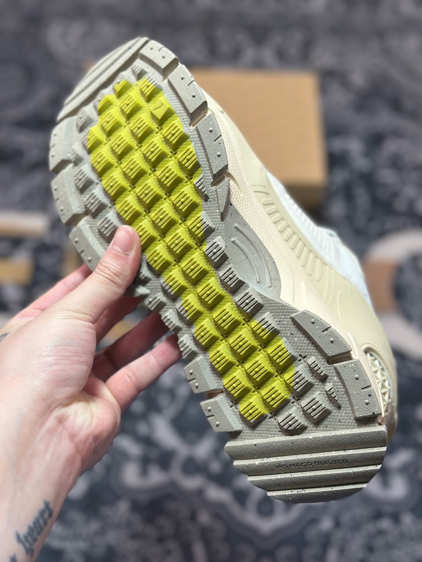 原厂级别 Nk Zoom Vomero Roam 马拉松复古五代休闲厚底增高运动慢跑老爹鞋 FV2295-101