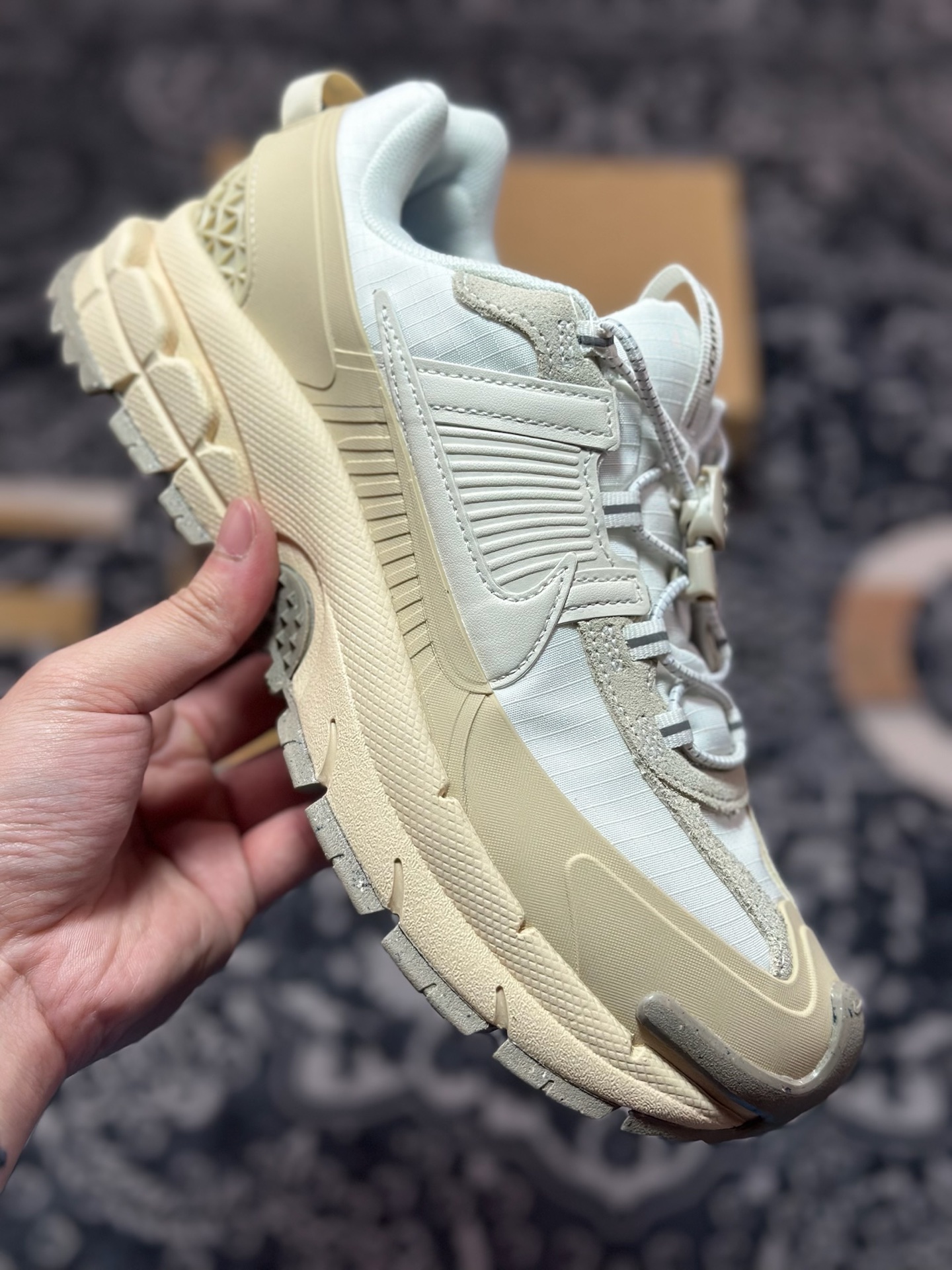 原厂级别 Nk Zoom Vomero Roam 马拉松复古五代休闲厚底增高运动慢跑老爹鞋 FV2295-101