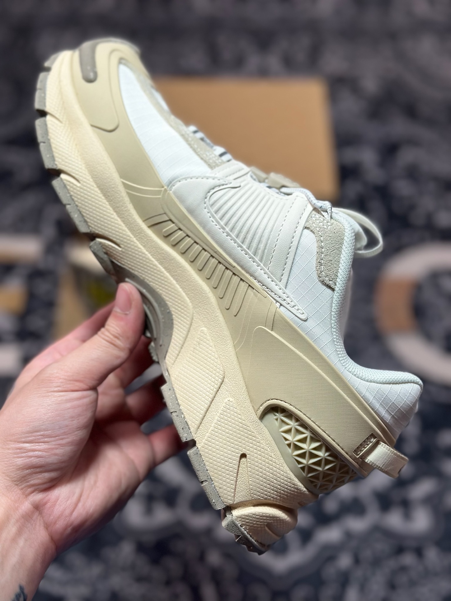 原厂级别 Nk Zoom Vomero Roam 马拉松复古五代休闲厚底增高运动慢跑老爹鞋 FV2295-101