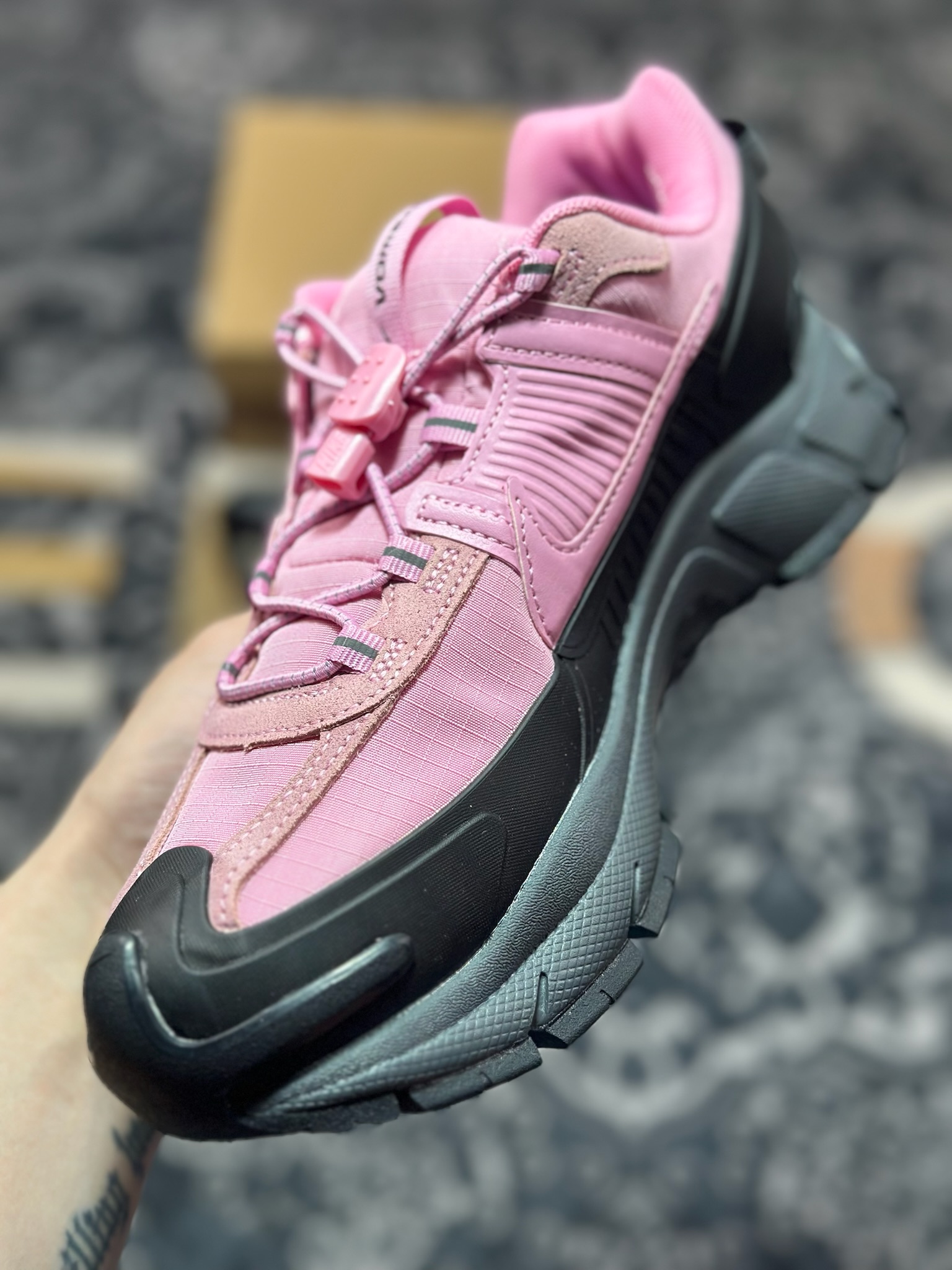 原厂级别 Nk Zoom Vomero Roam 马拉松复古五代休闲厚底增高运动慢跑老爹鞋 HQ2181-001