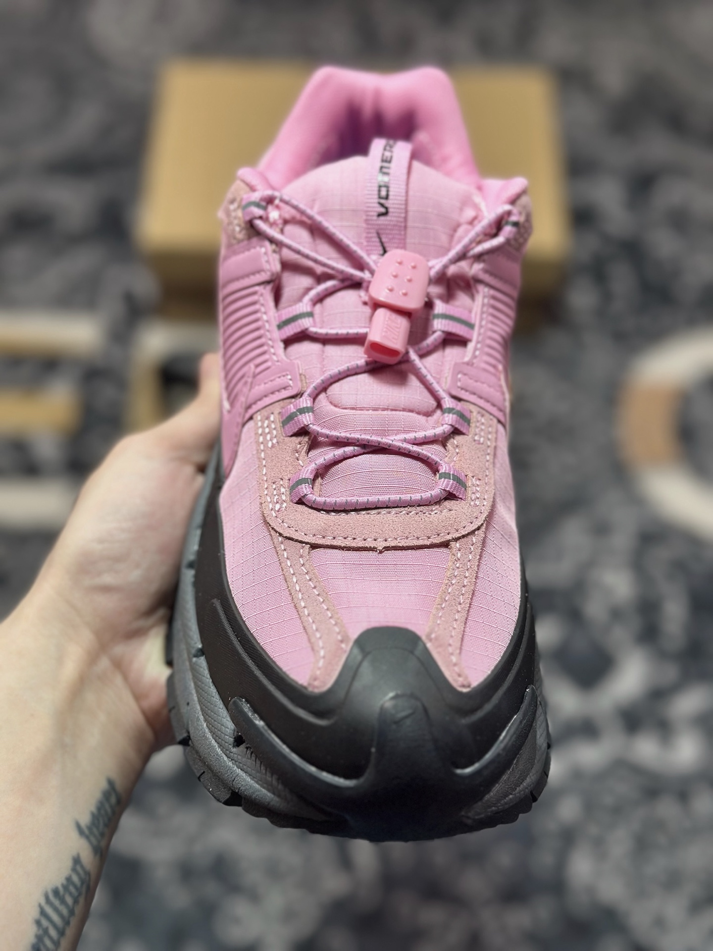 原厂级别 Nk Zoom Vomero Roam 马拉松复古五代休闲厚底增高运动慢跑老爹鞋 HQ2181-001