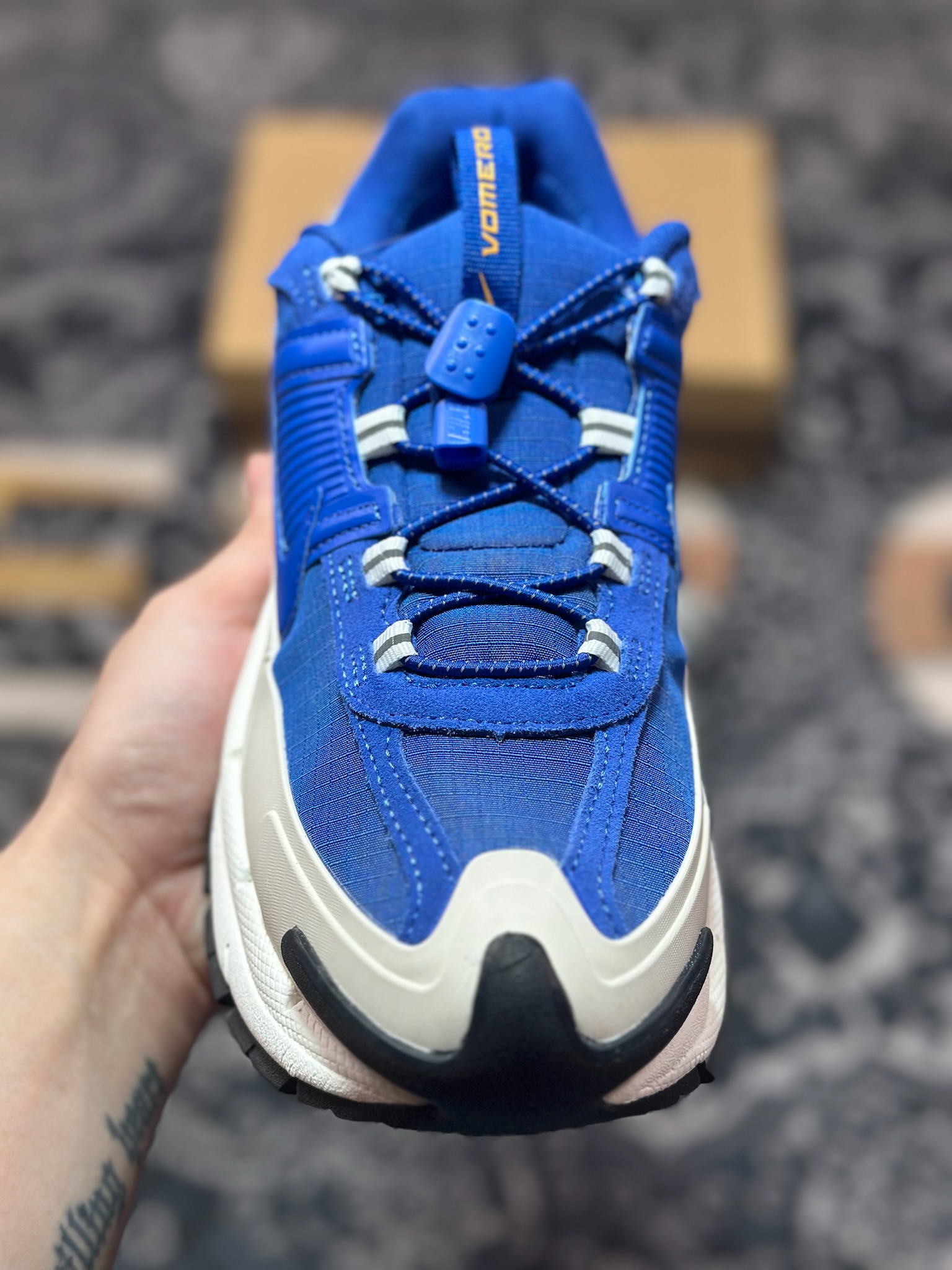 原厂级别 Nk Zoom Vomero Roam 马拉松复古五代休闲厚底增高运动慢跑老爹鞋 FV2295-400