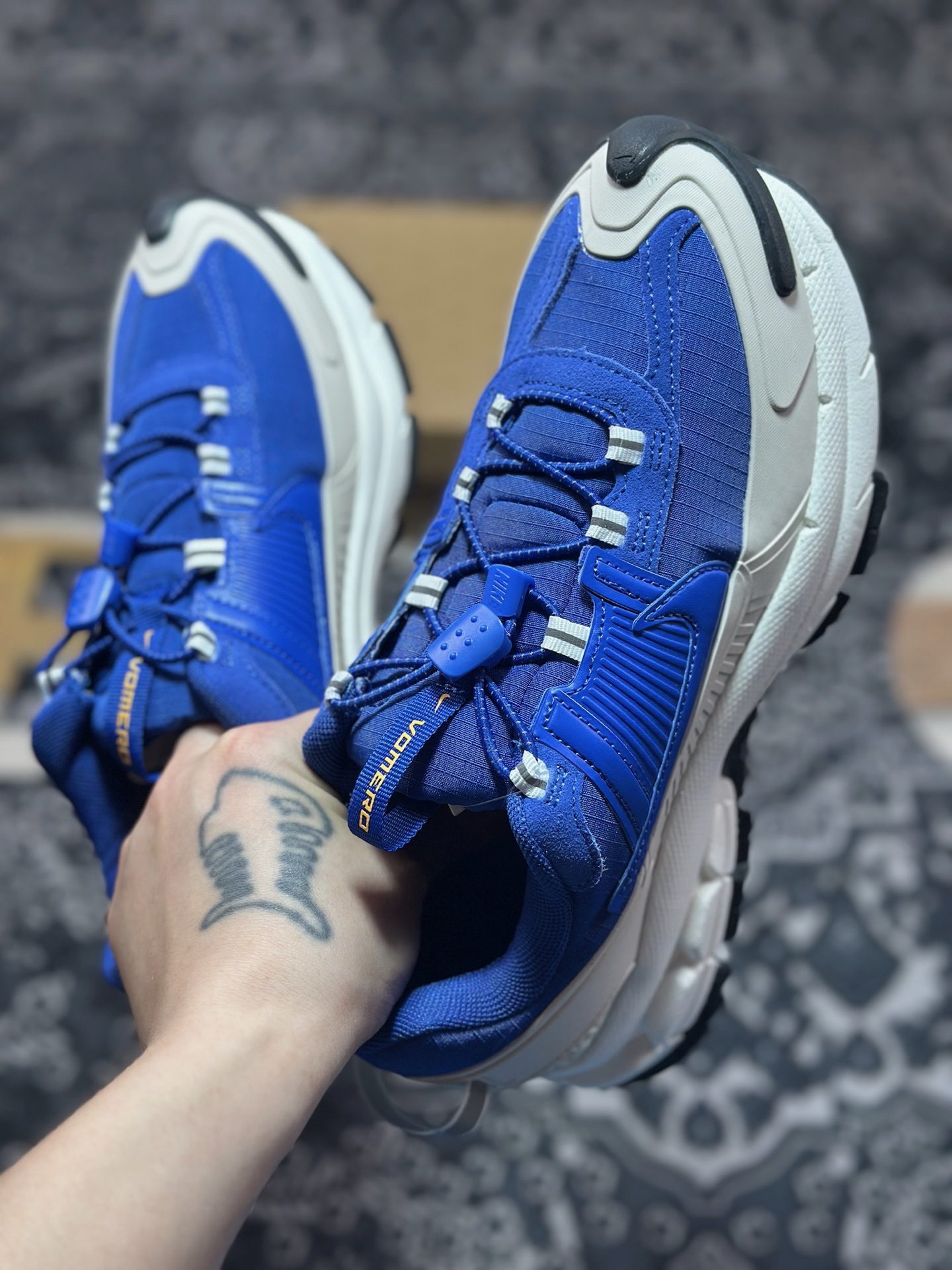 原厂级别 Nk Zoom Vomero Roam 马拉松复古五代休闲厚底增高运动慢跑老爹鞋 FV2295-400