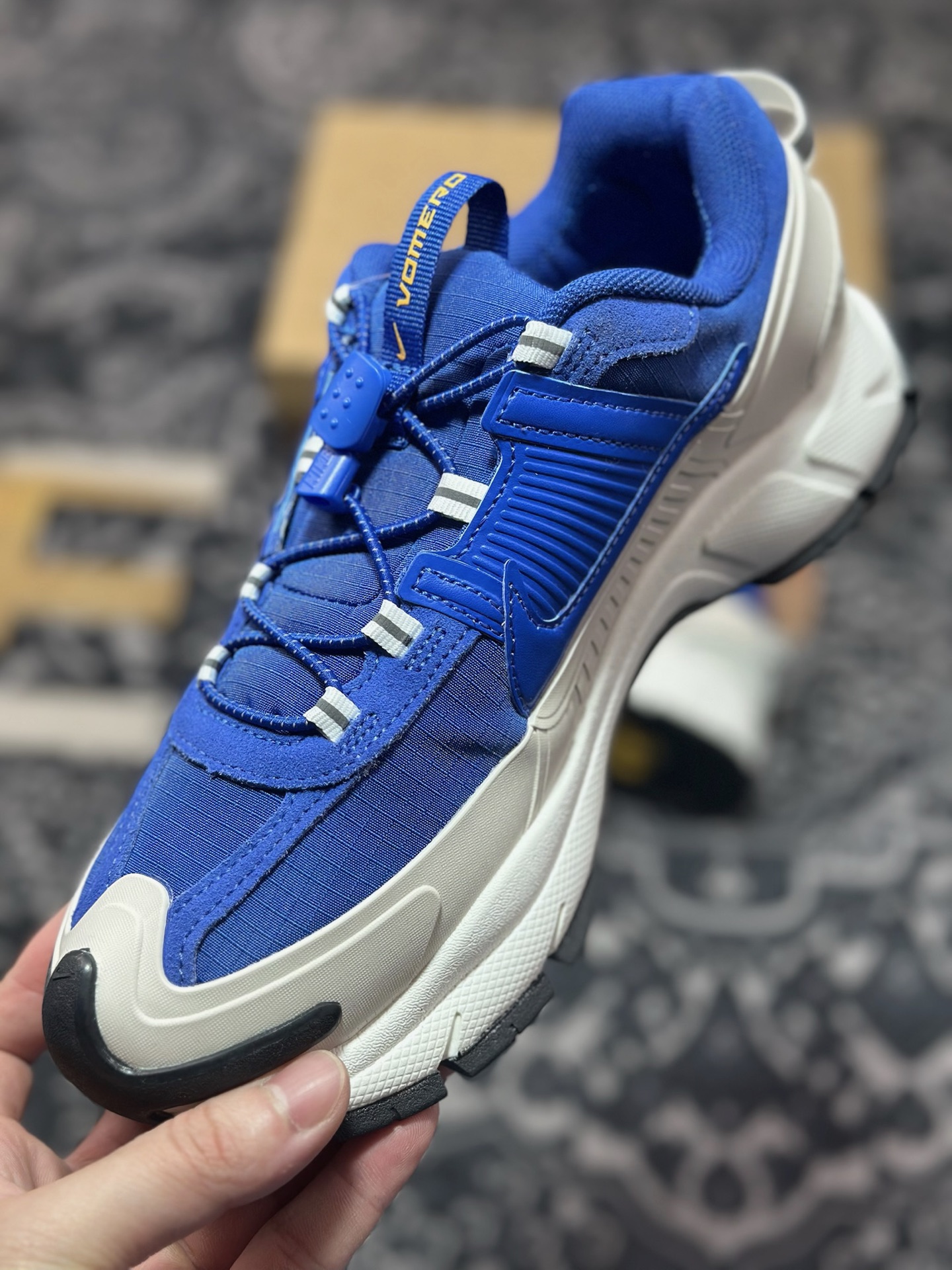 原厂级别 Nk Zoom Vomero Roam 马拉松复古五代休闲厚底增高运动慢跑老爹鞋 FV2295-400