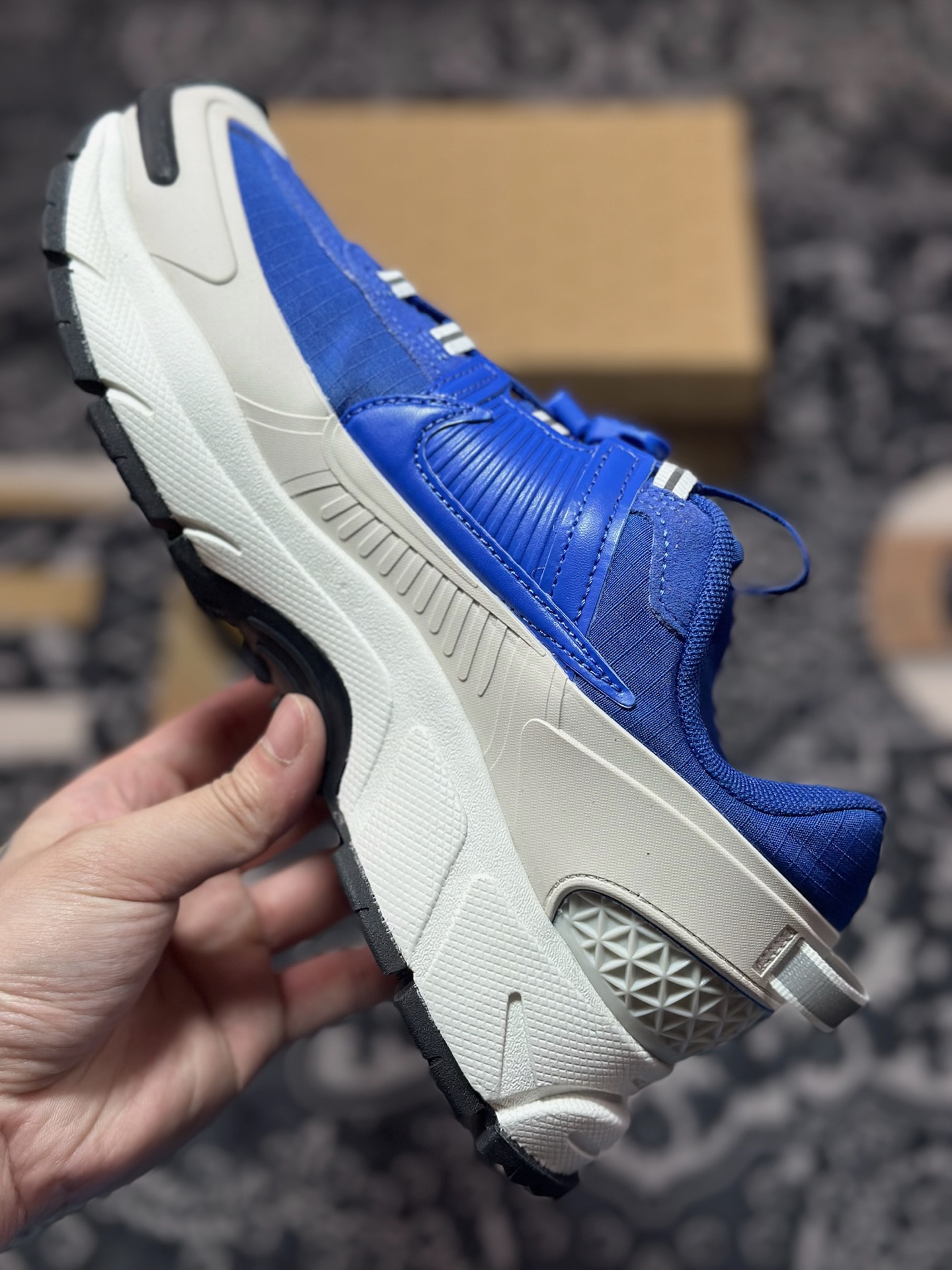 原厂级别 Nk Zoom Vomero Roam 马拉松复古五代休闲厚底增高运动慢跑老爹鞋 FV2295-400