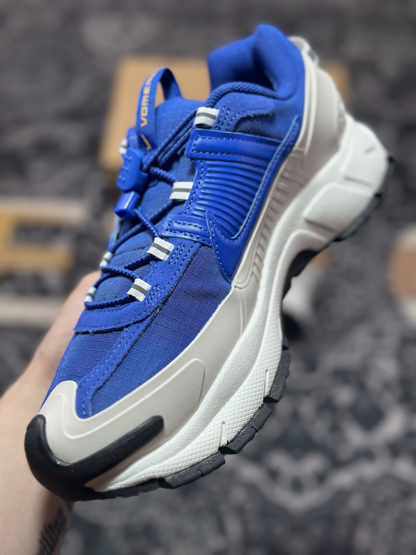 原厂级别 Nk Zoom Vomero Roam 马拉松复古五代休闲厚底增高运动慢跑老爹鞋 FV2295-400