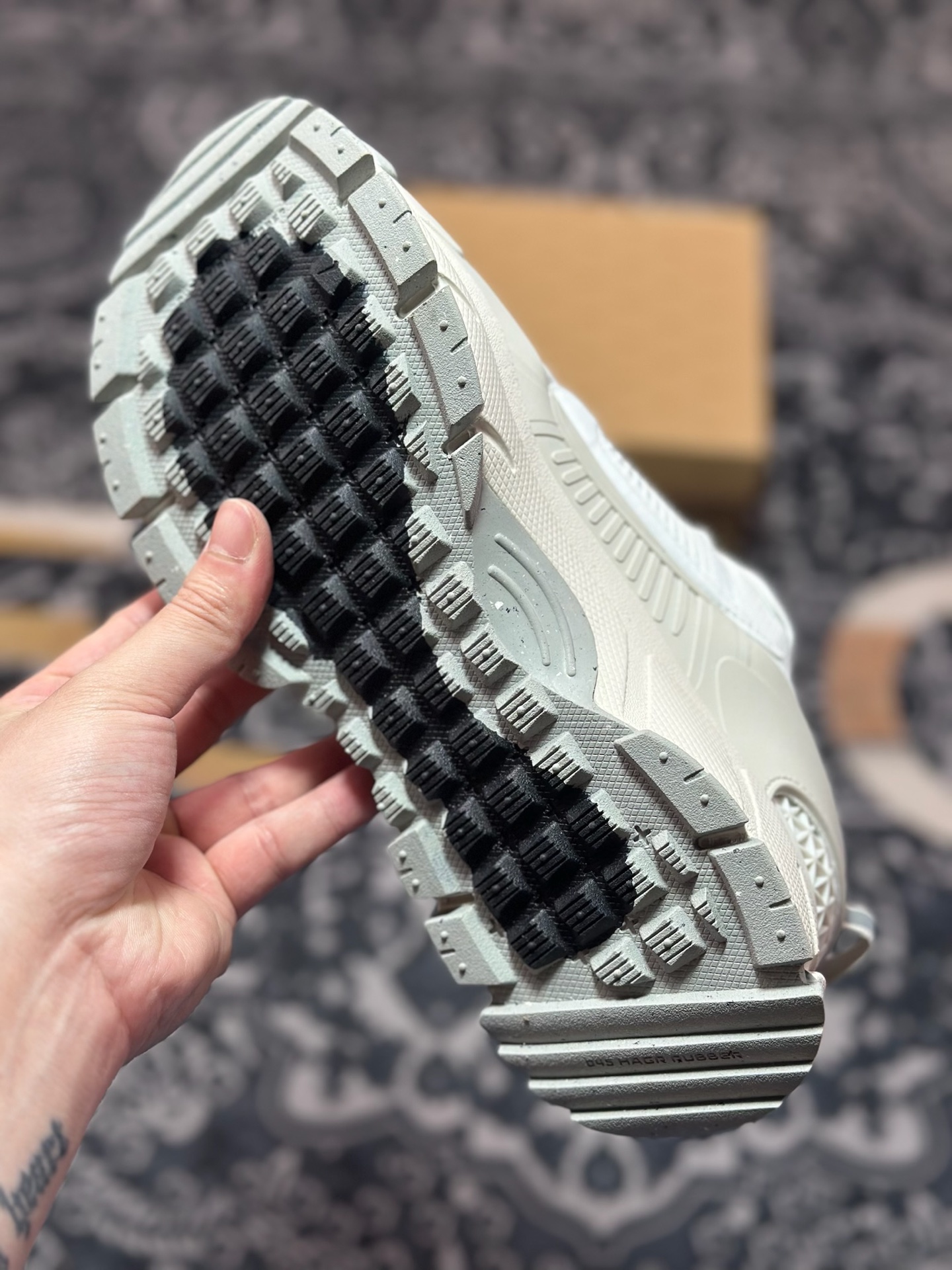 原厂级别 Nk Zoom Vomero Roam 马拉松复古五代休闲厚底增高运动慢跑老爹鞋 HV6410-100