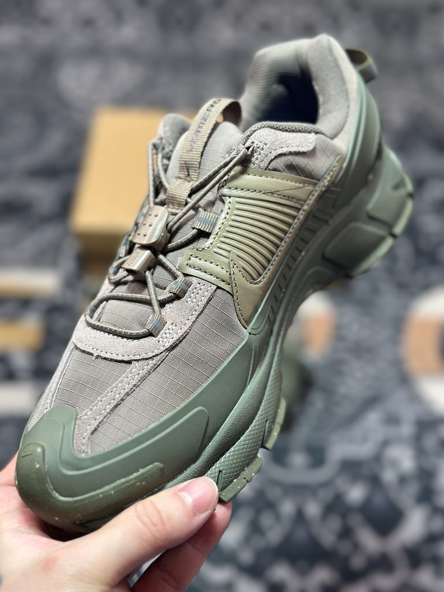 原厂级别 Nk Zoom Vomero Roam 马拉松复古五代休闲厚底增高运动慢跑老爹鞋 FV2295-201-Chinese UA Cheap High Quatity Brand Clothes Bags handbags Sneakers wholesale wholesaler seller from China Factory suppliers Fashion Clothing Shoes best Quality Beautiful Price 原厂级别 Nk Zoom Vomero Roam 马拉松复古五代休闲厚底增高运动慢跑老爹鞋 FV2295-201